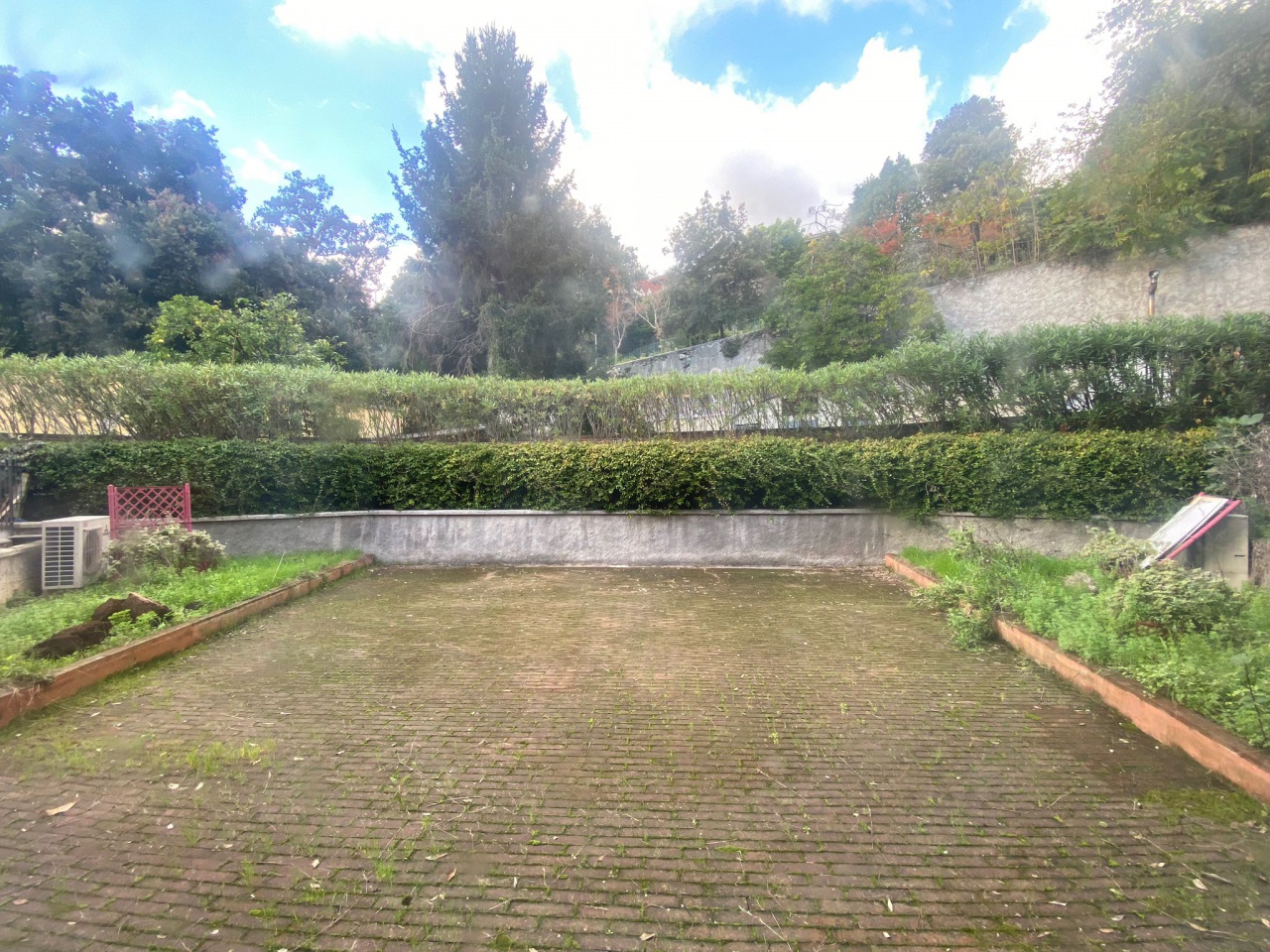 Locale commerciale con giardino in via giordano, Genova