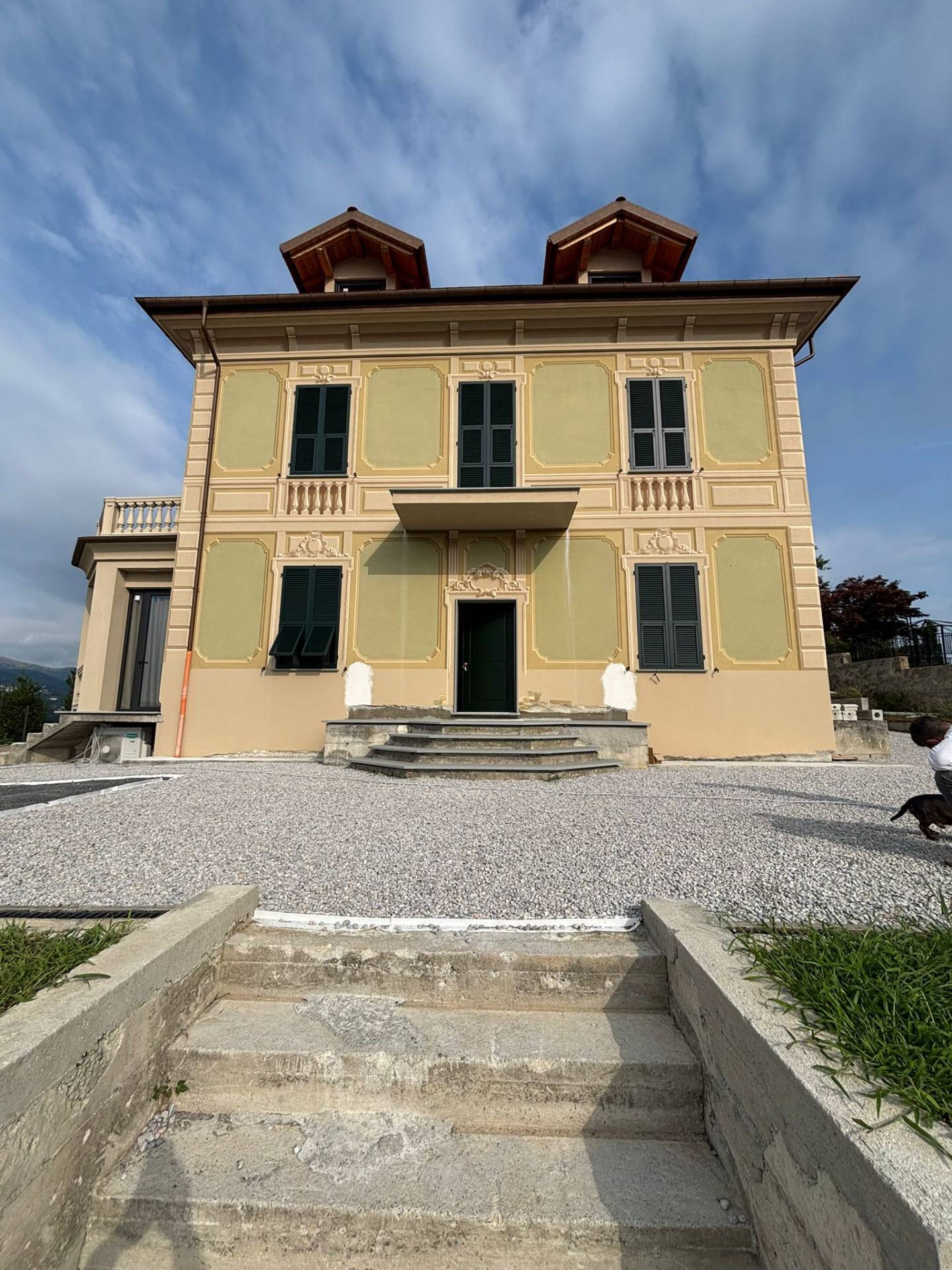 Villa con giardino in via costa favareto, Serra Ricc