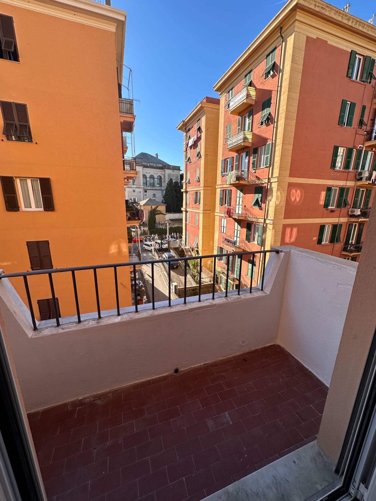 Trilocale ristrutturato in via martiri di cefalonia, Genova