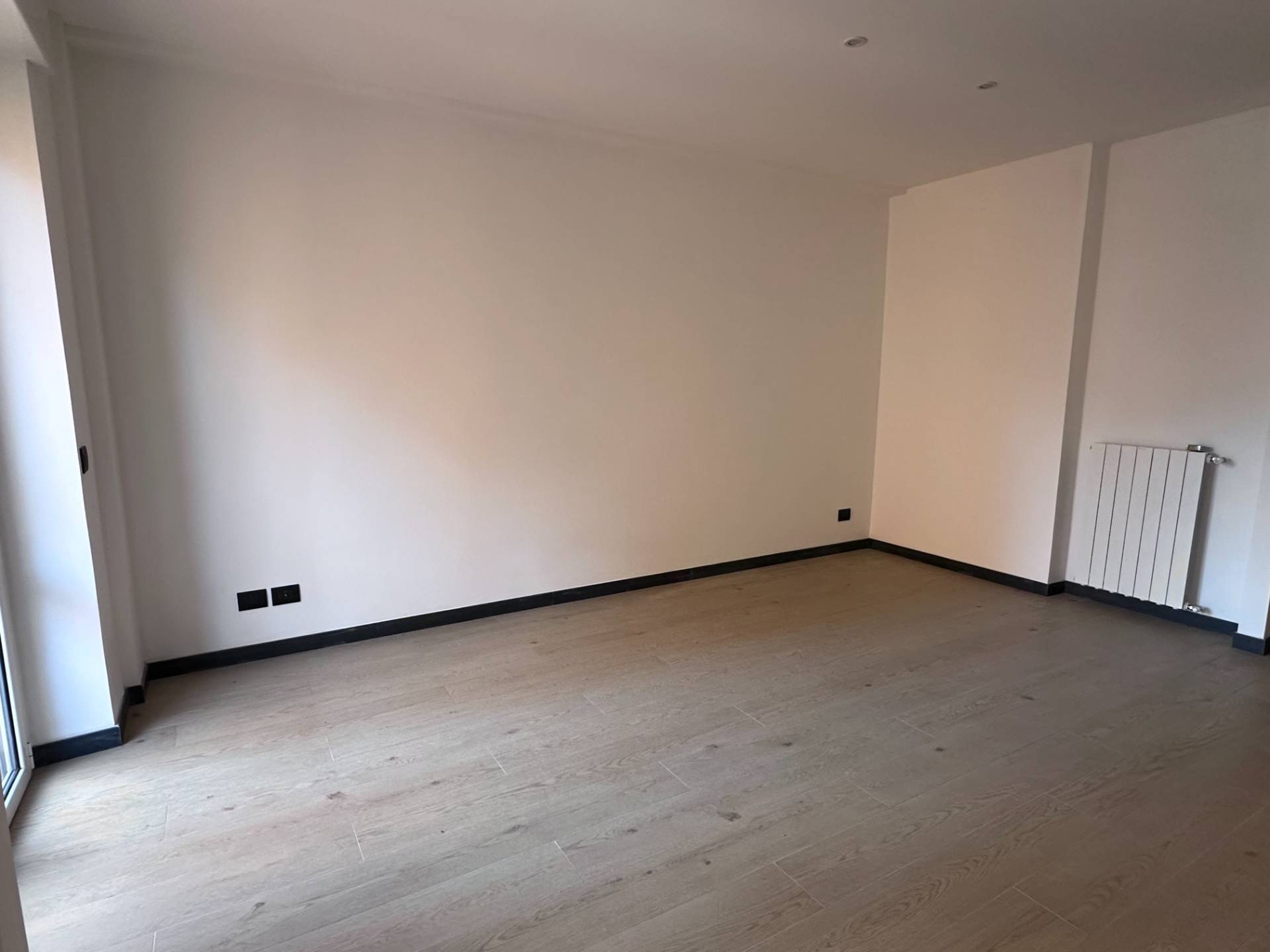 Trilocale ristrutturato in via martiri di cefalonia, Genova