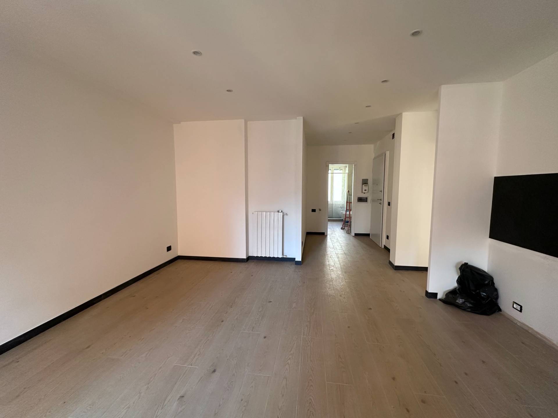 Trilocale ristrutturato in via martiri di cefalonia, Genova