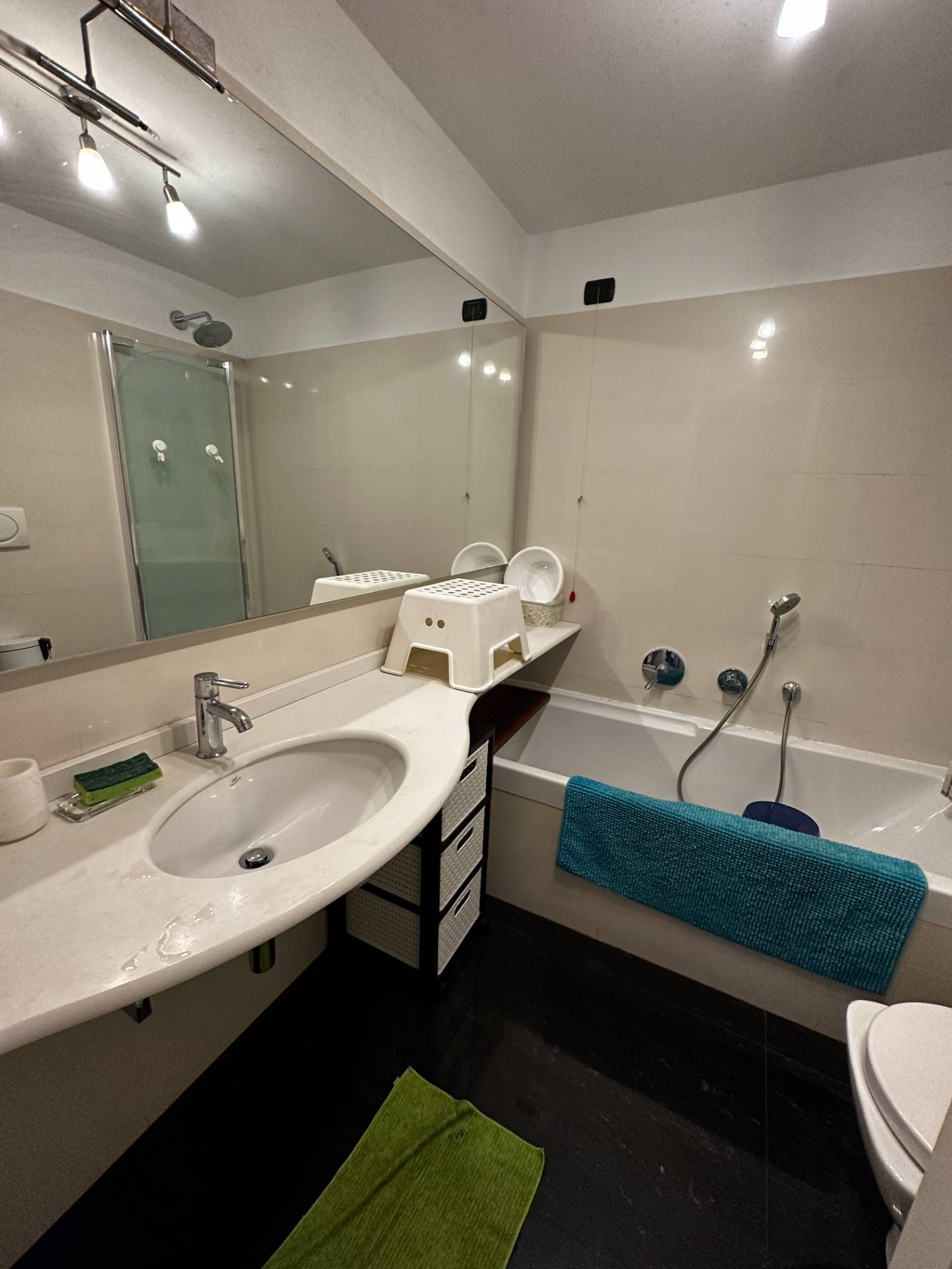 Trilocale arredato in affitto in via garibaldi, Genova