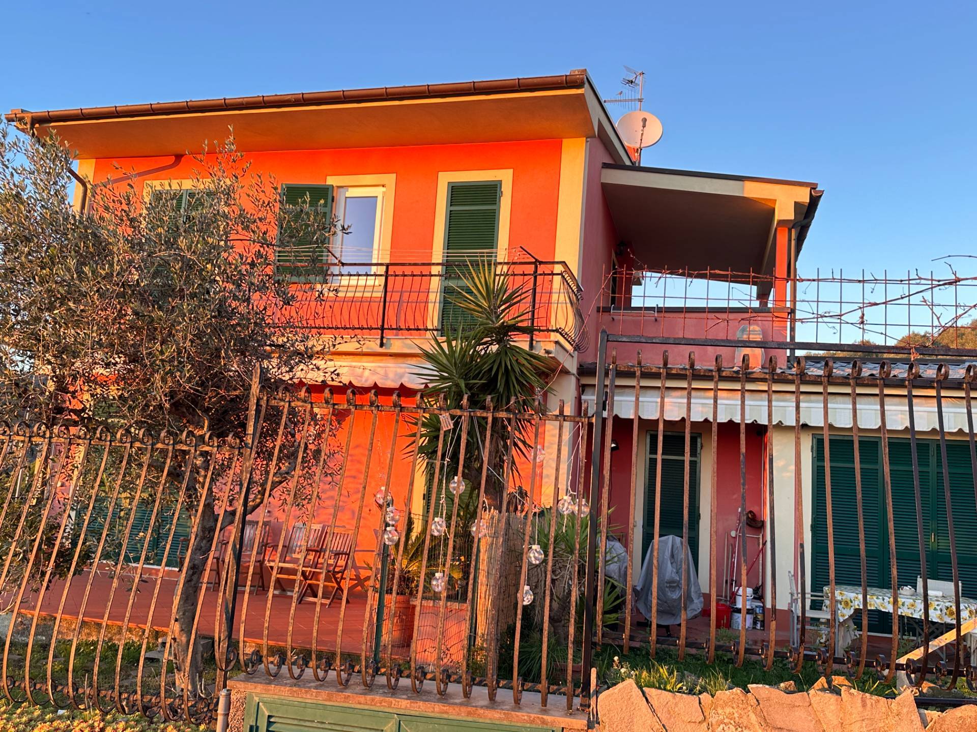 Villa con giardino a Lavagna