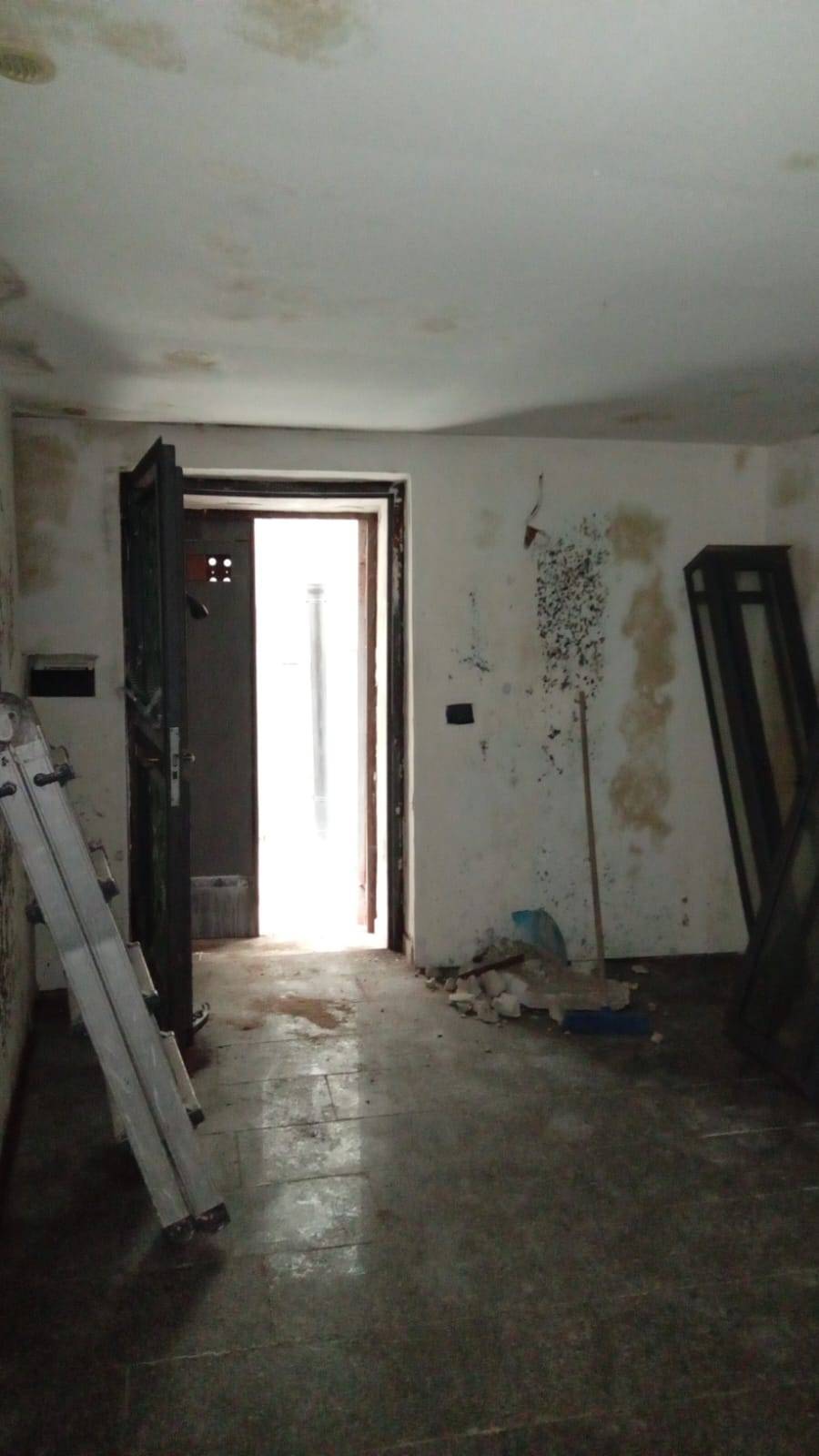 Deposito in vendita a Pozzuoli