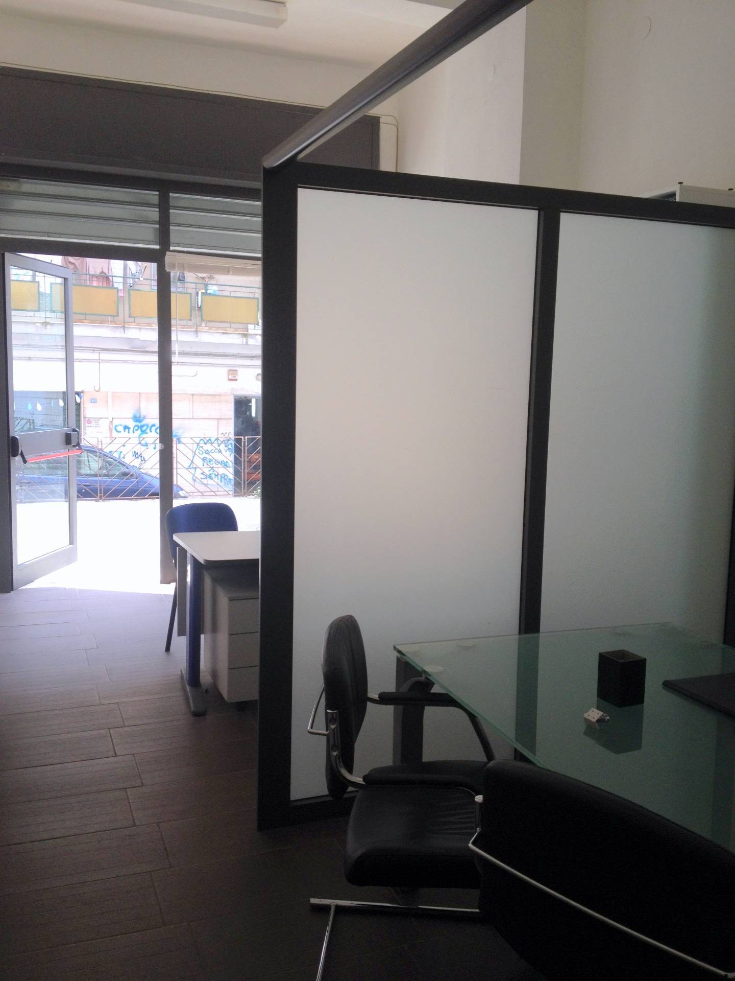 Locale commerciale in vendita a Napoli