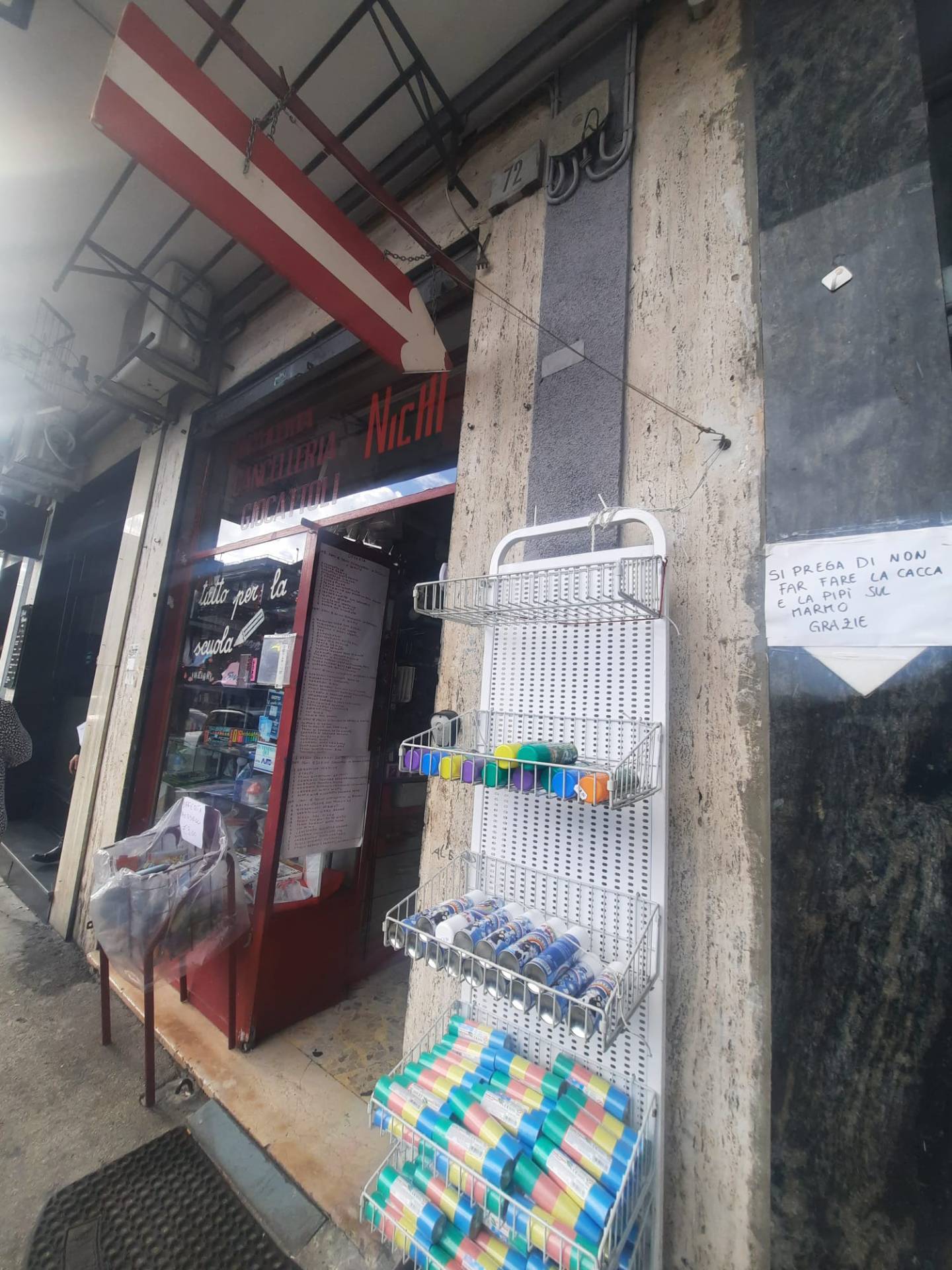 Locale commerciale in affitto a Napoli