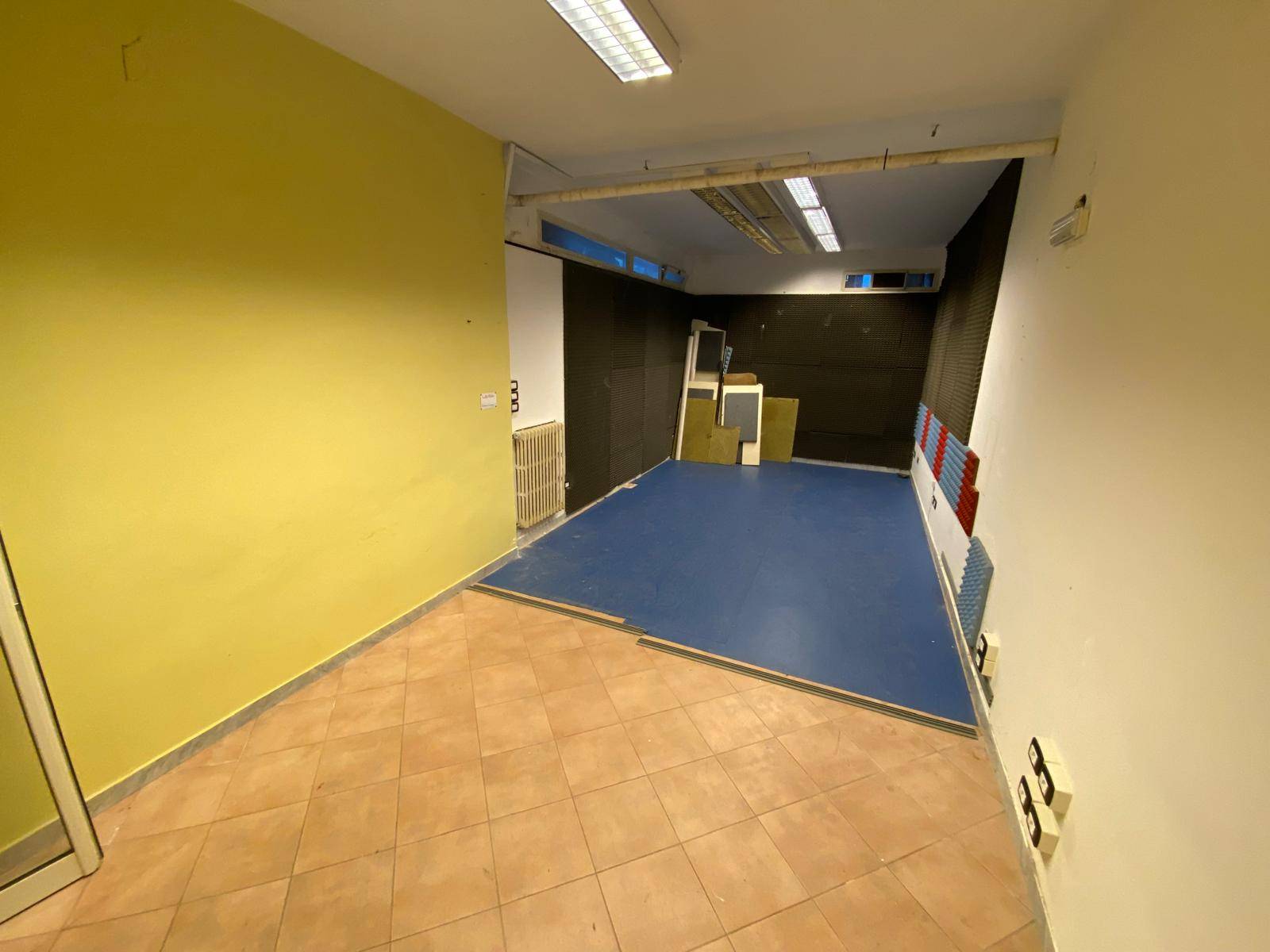 Studio/Ufficio in affitto a Napoli, Soccavo