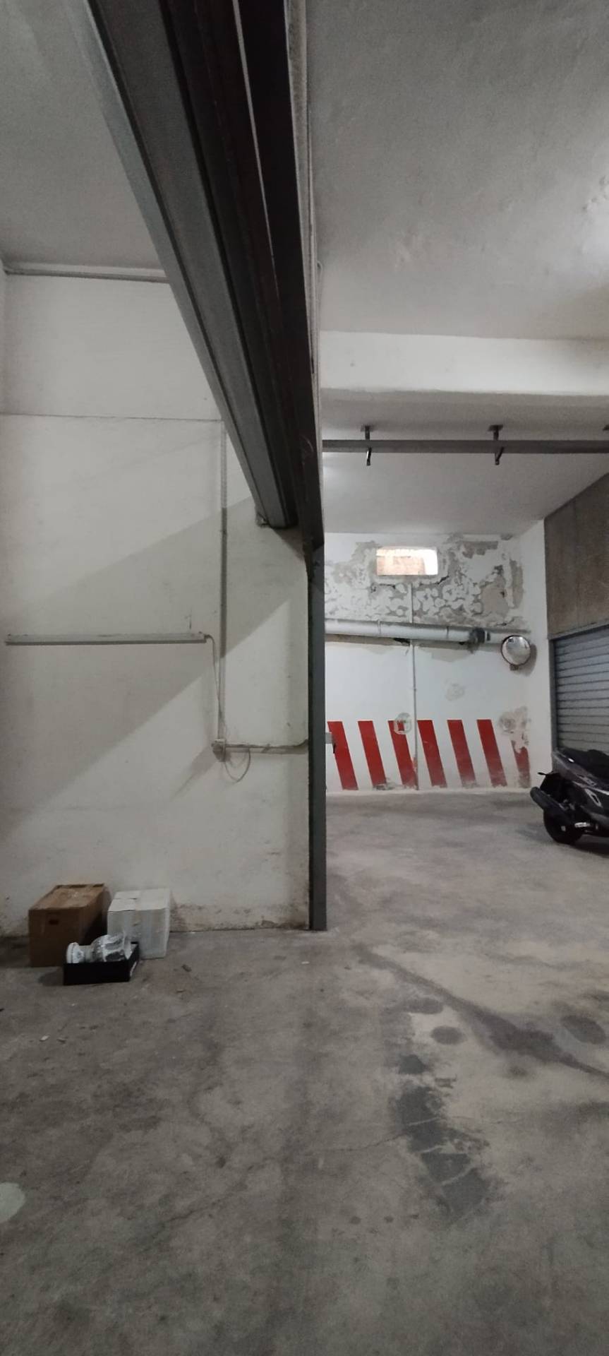 Box o garage in vendita a Napoli