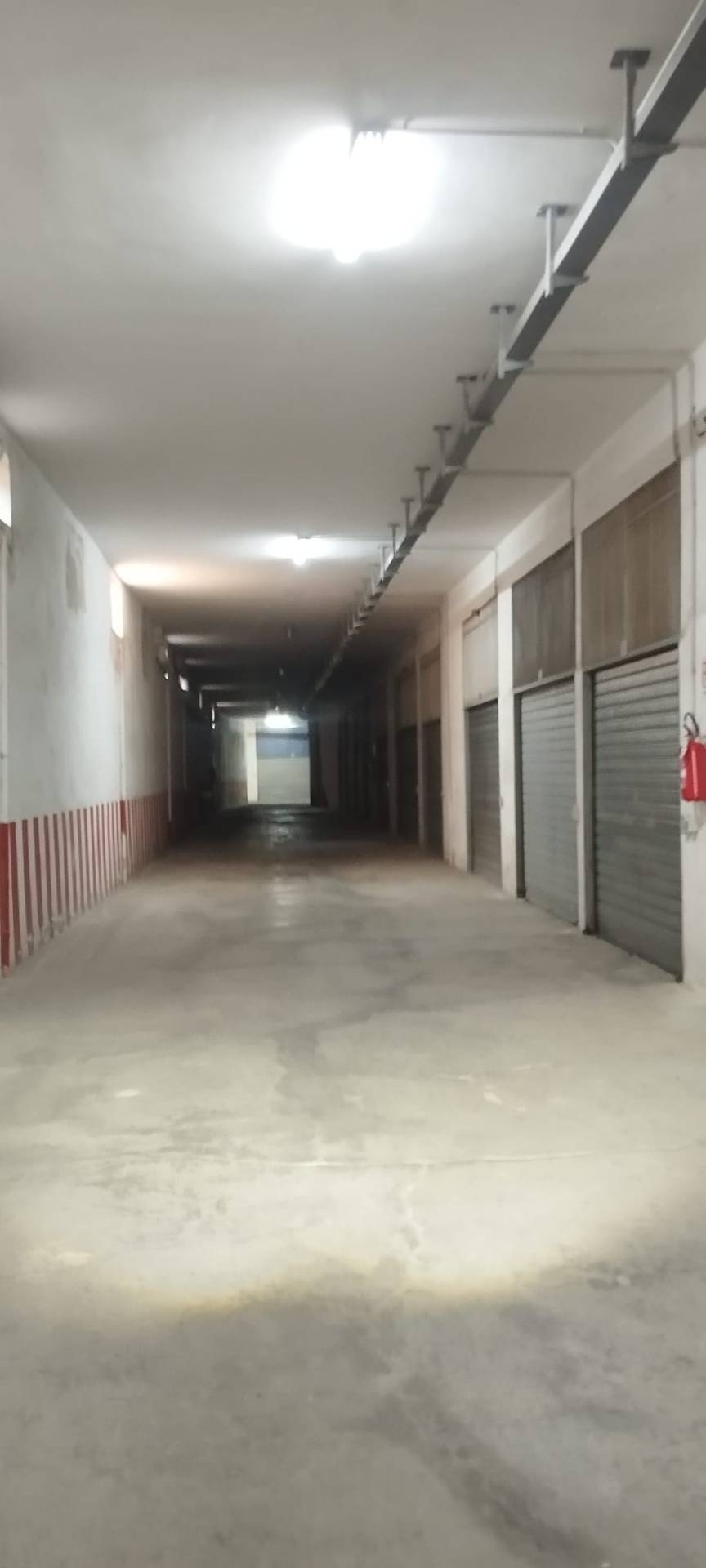 Box o garage in vendita a Napoli