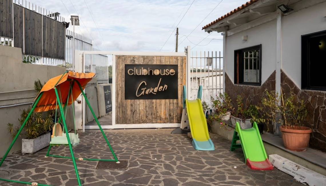 Locale commerciale in affitto a Napoli