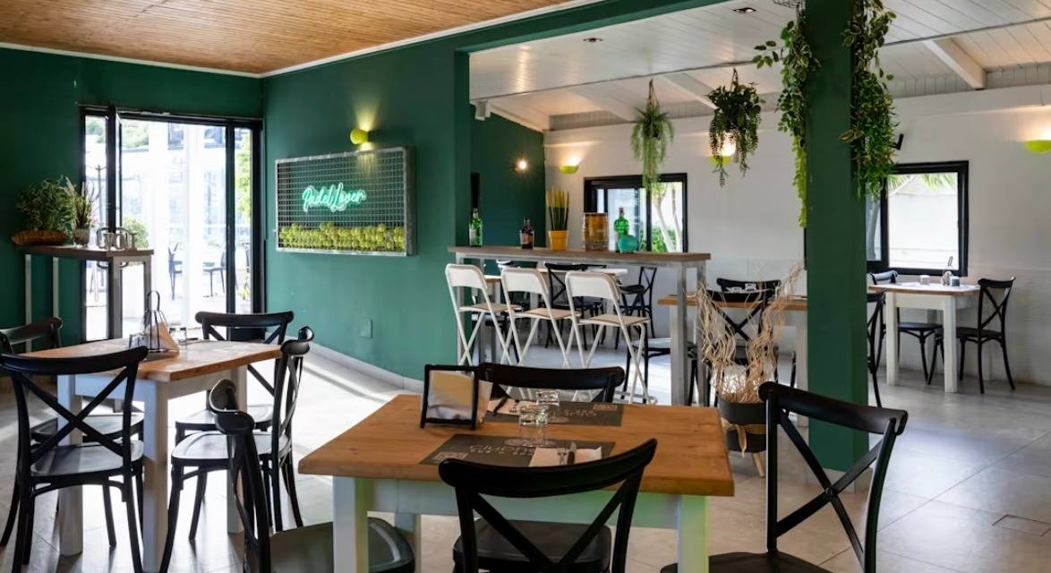 Locale commerciale in affitto a Napoli