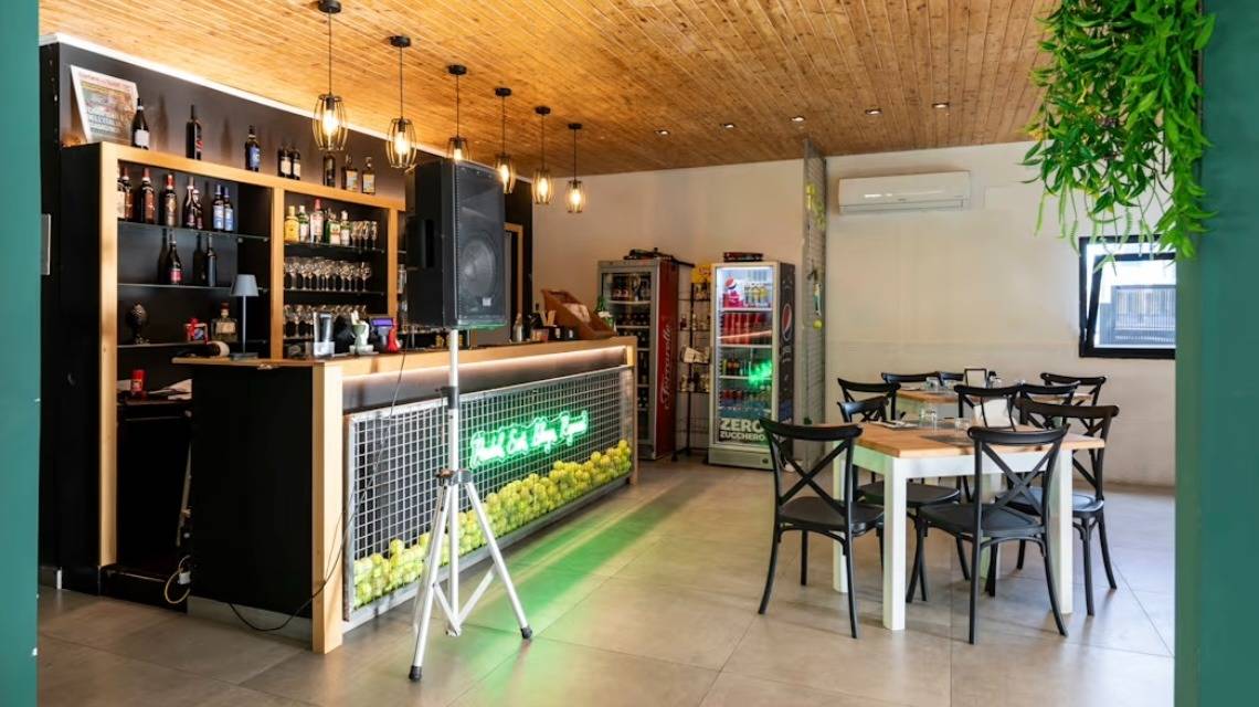 Locale commerciale in affitto a Napoli