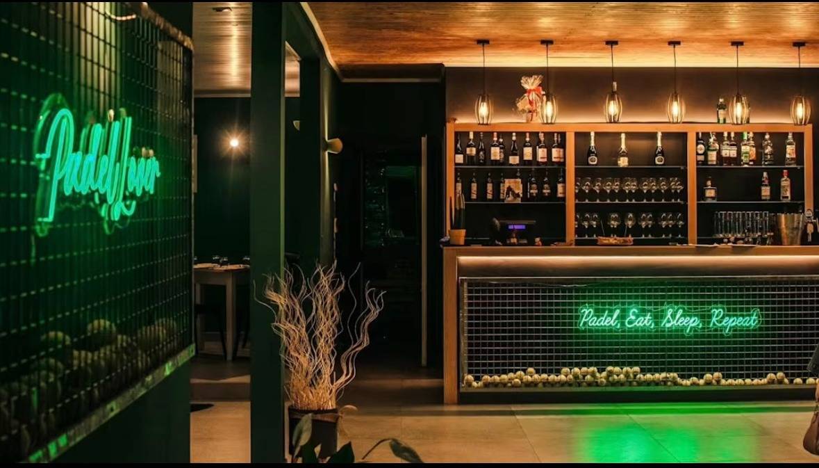 Locale commerciale in affitto a Napoli