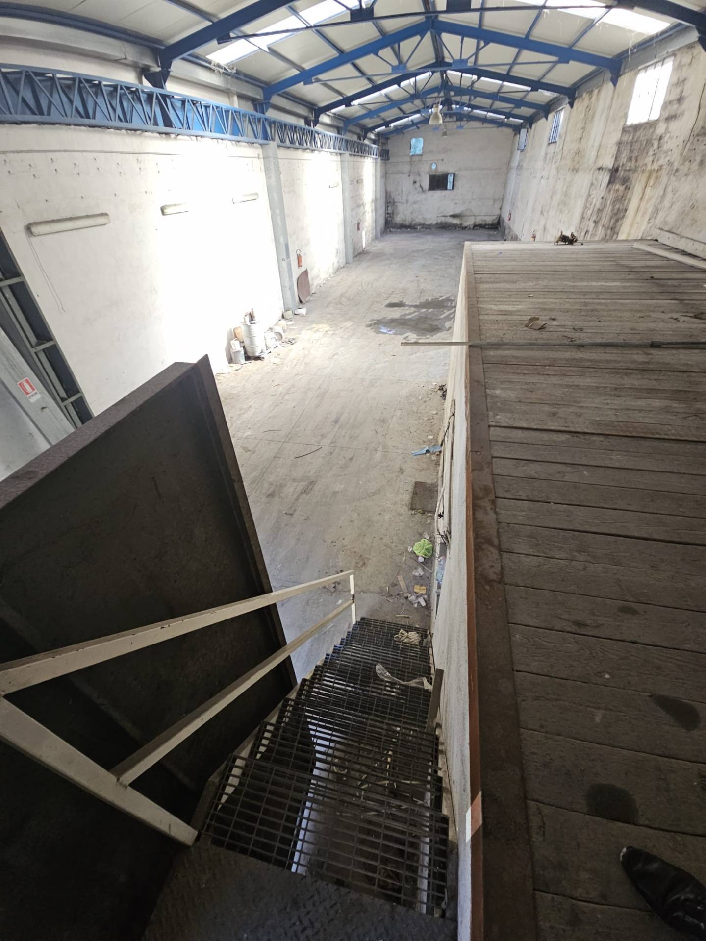 Capannone in vendita a Napoli