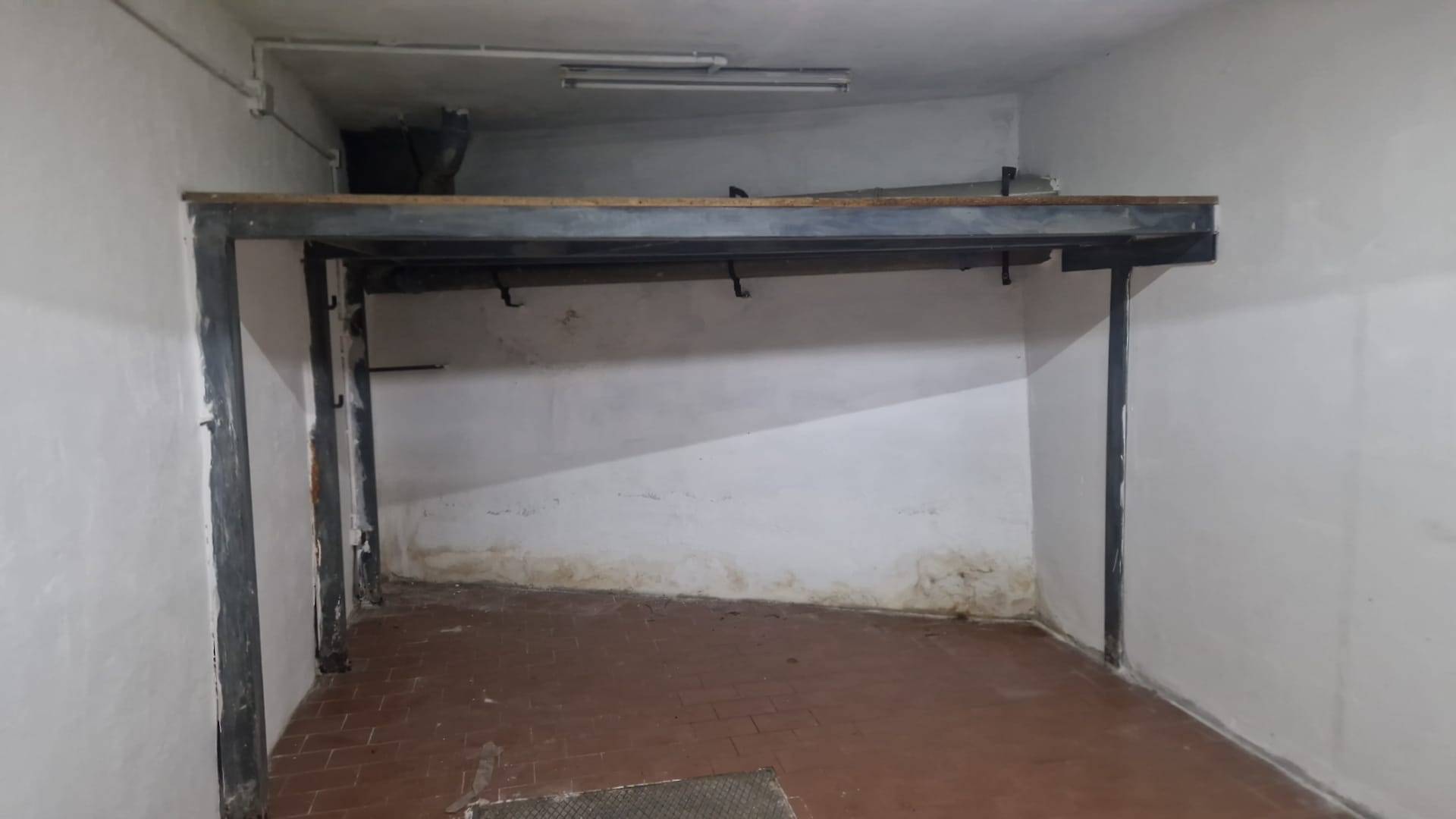 Box o garage in vendita a Napoli, Soccavo