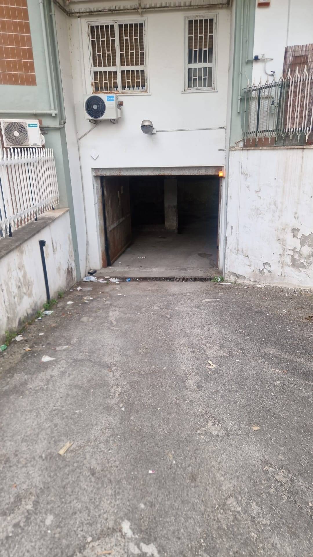 Box o garage in vendita a Napoli, Soccavo