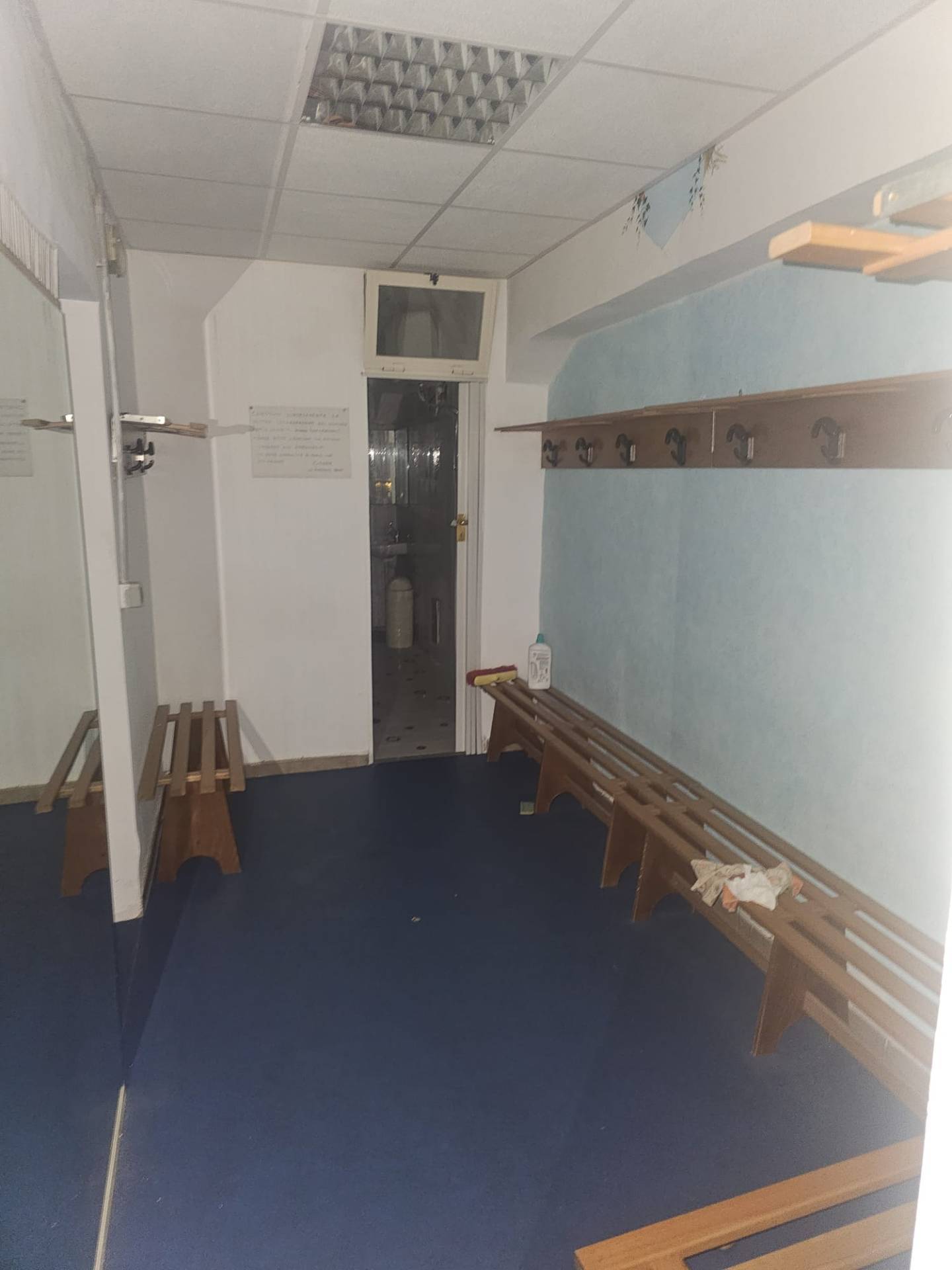 Locale commerciale in vendita a Napoli