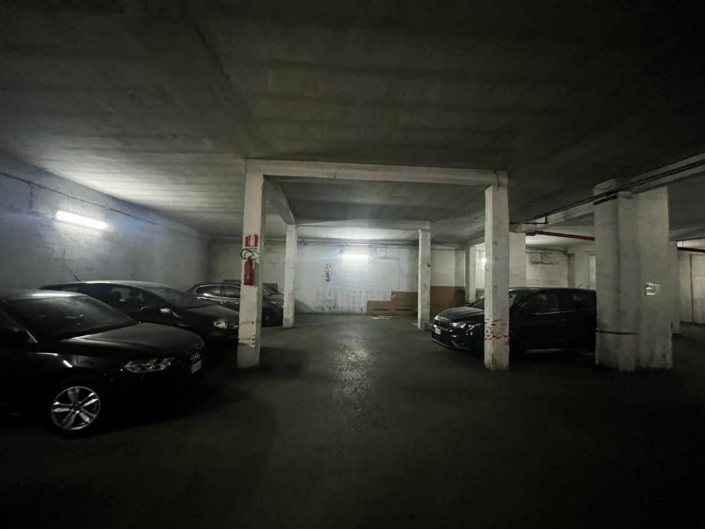 Locale commerciale in affitto a Napoli