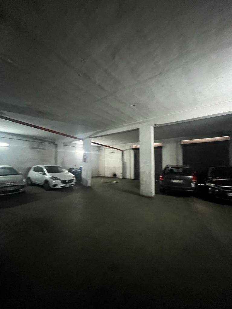 Locale commerciale in affitto a Napoli