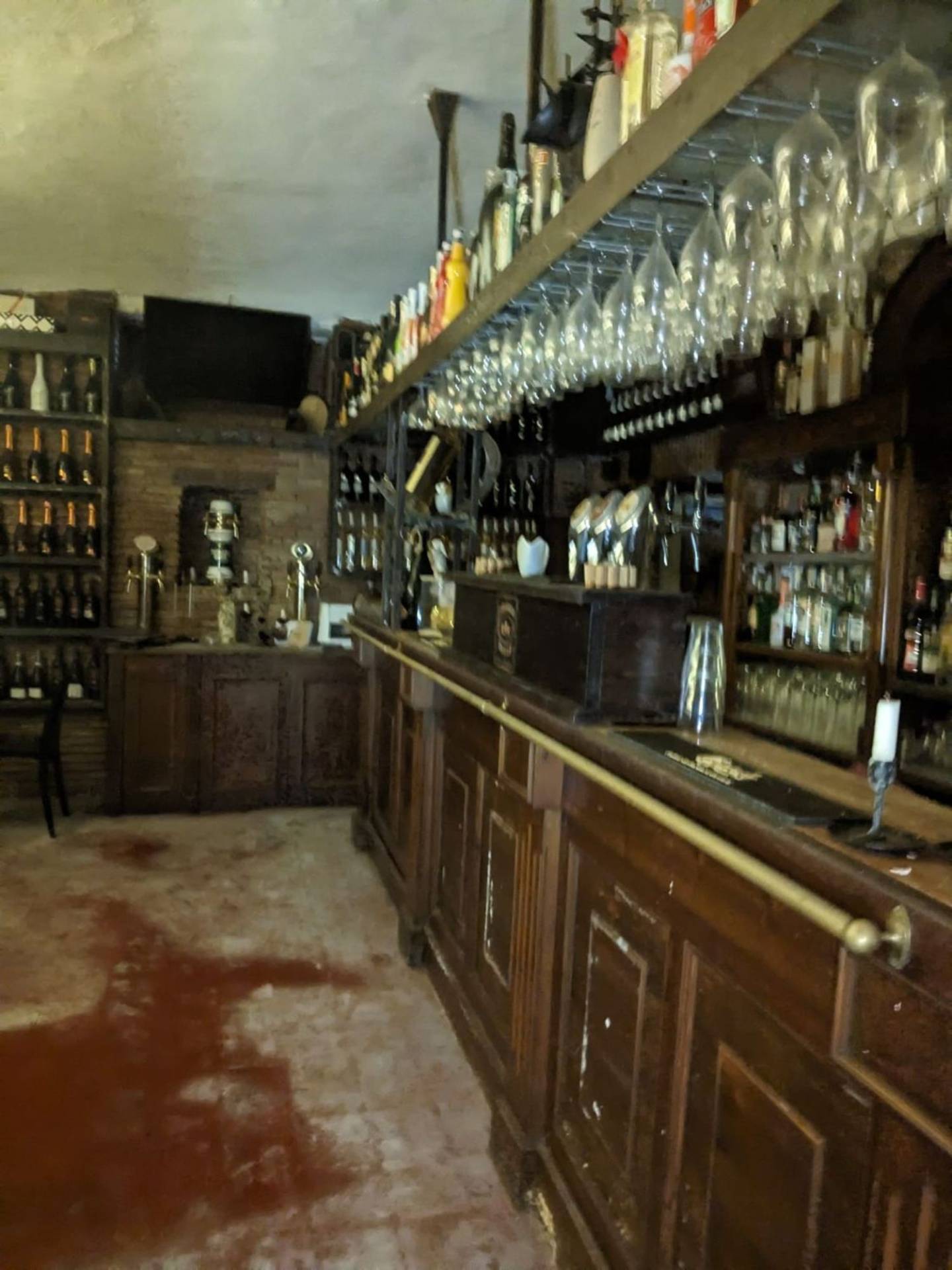 Locale commerciale in vendita a Napoli, Chiaia