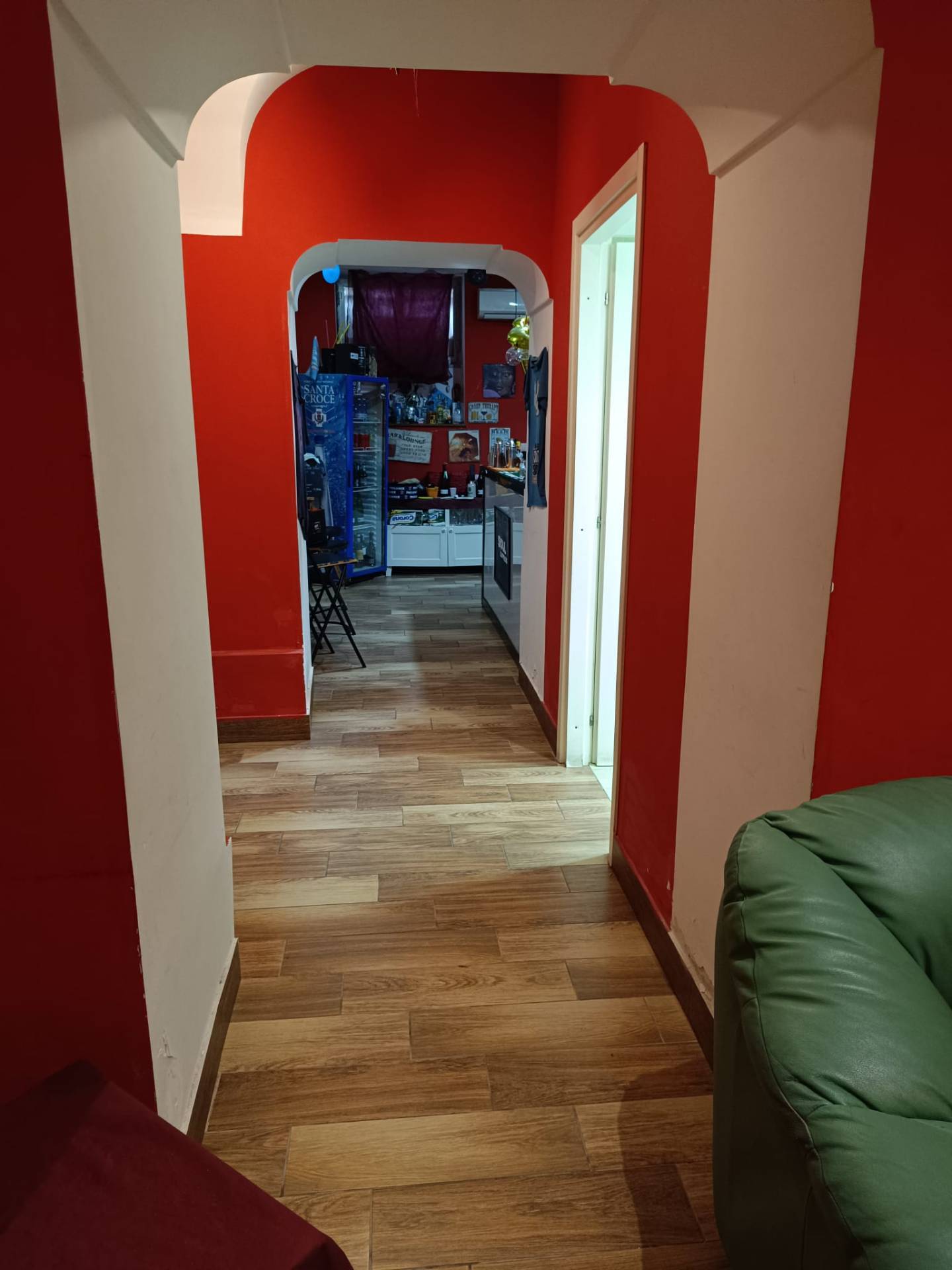 Locale commerciale in vendita a Napoli