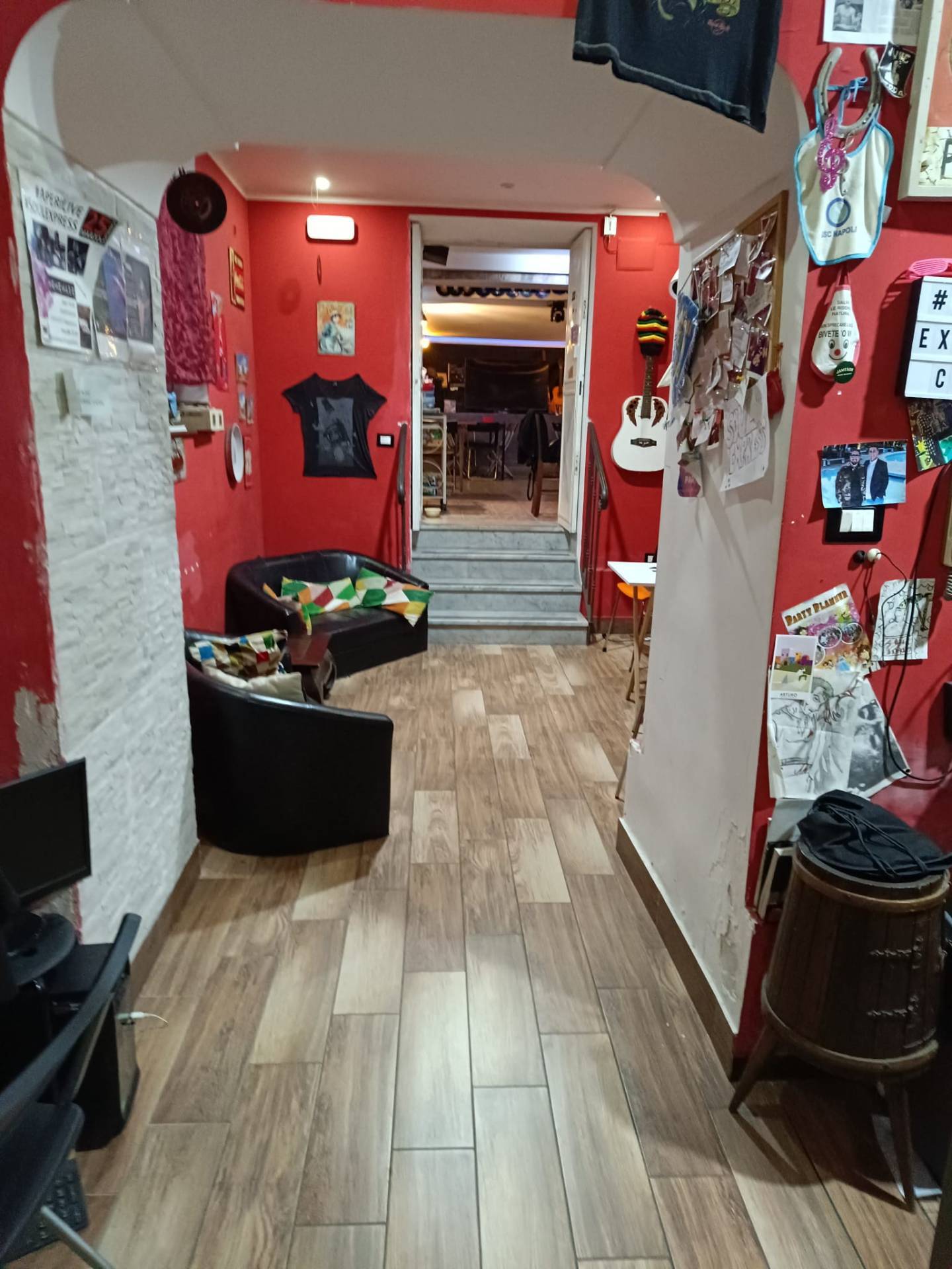 Locale commerciale in vendita a Napoli