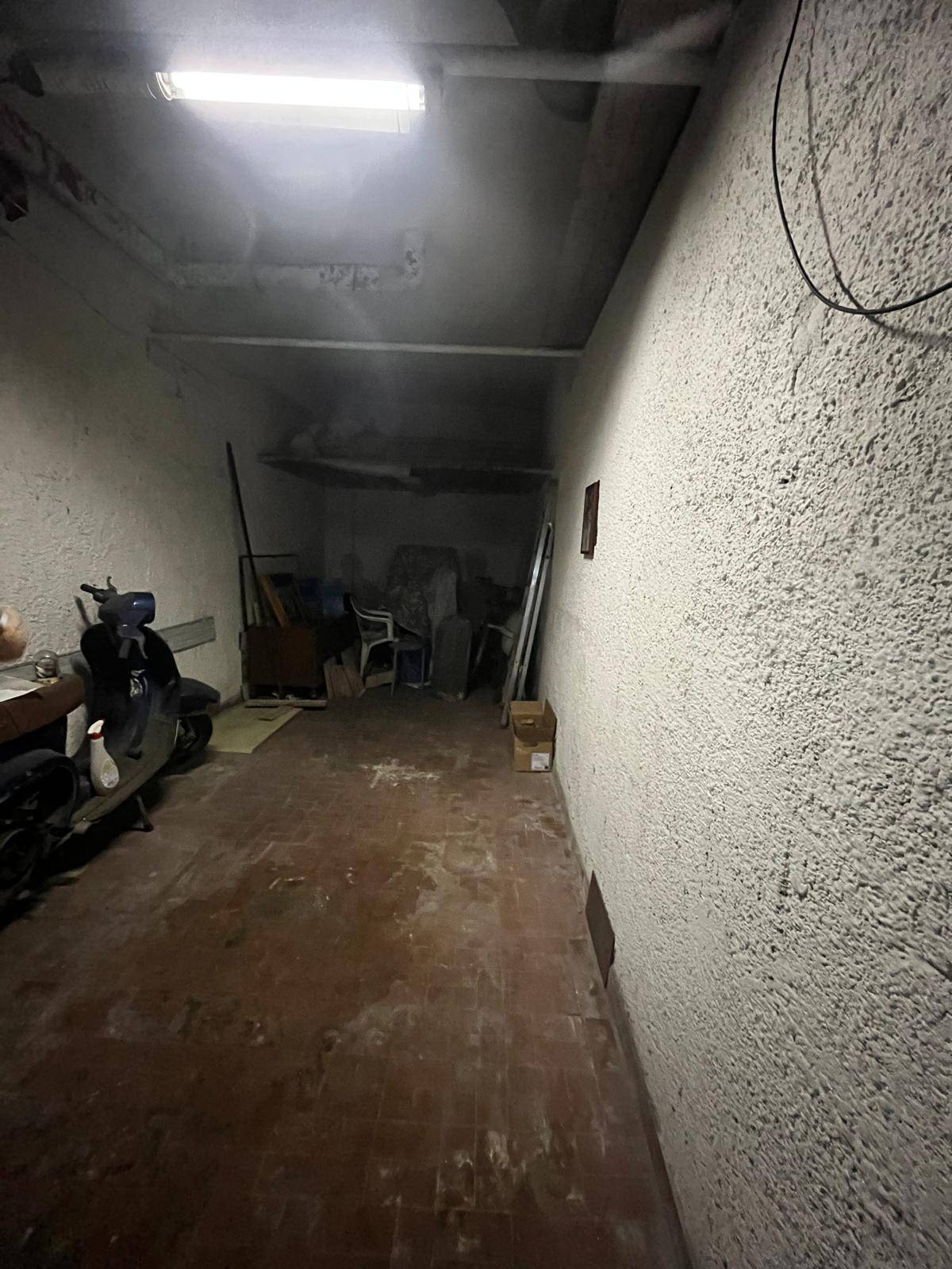 Box o garage in vendita a Napoli