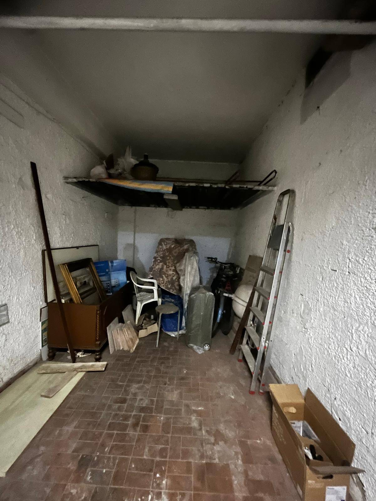 Box o garage in vendita a Napoli