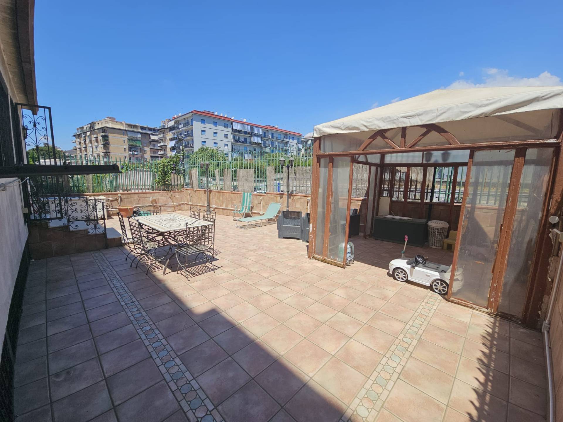 Appartamento in vendita a Napoli