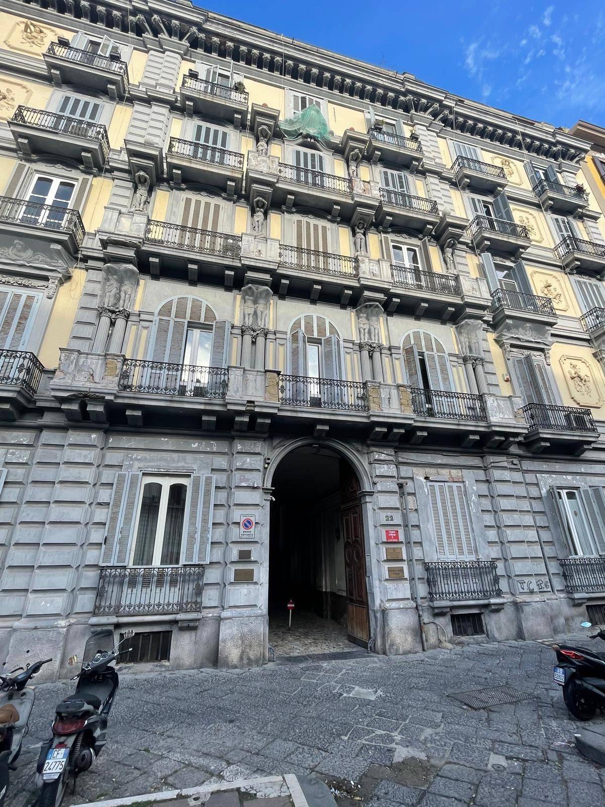 Appartamento in vendita a Napoli