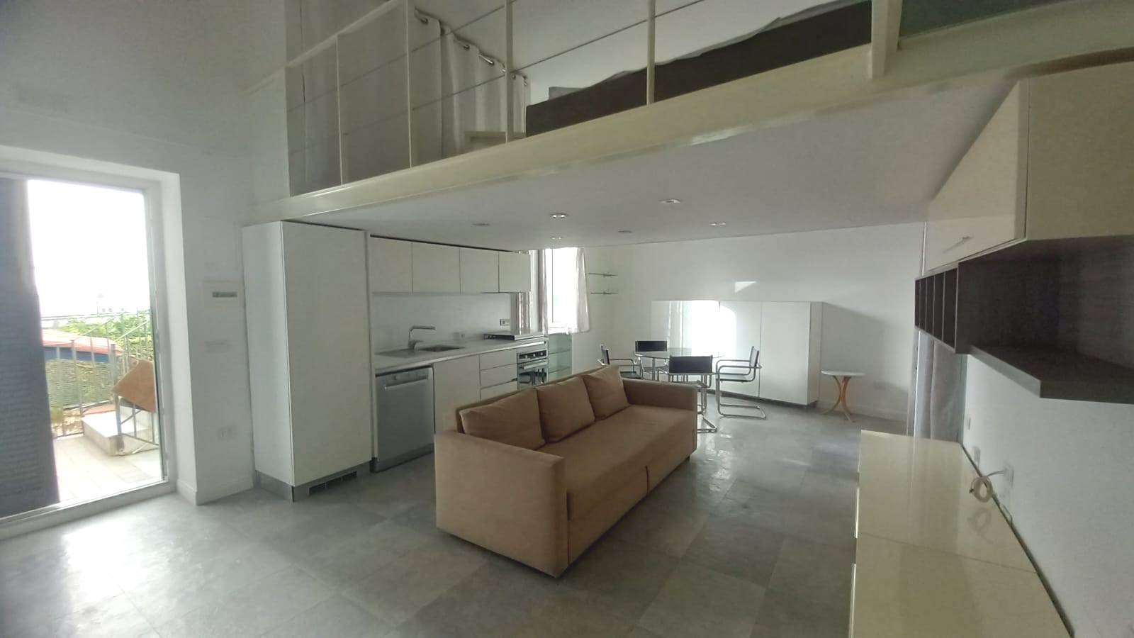 Appartamento in vendita a Napoli