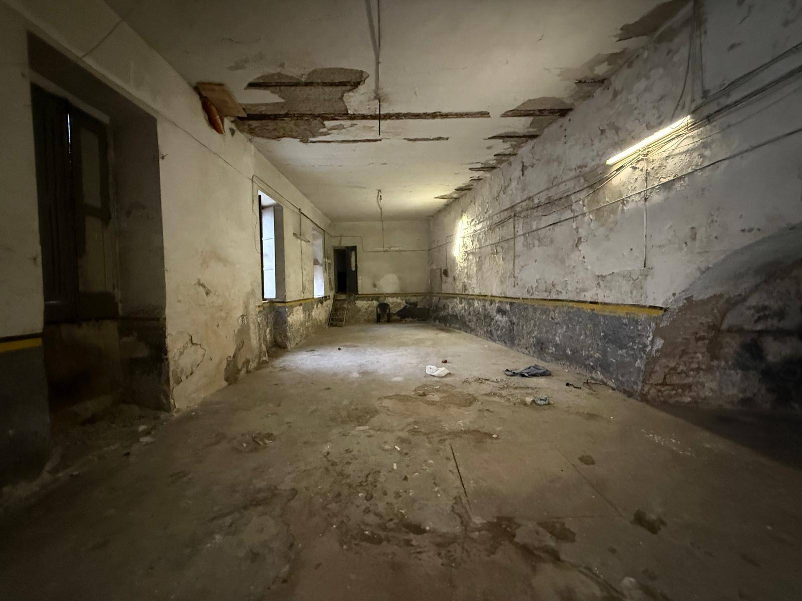 Locale commerciale in affitto a Napoli