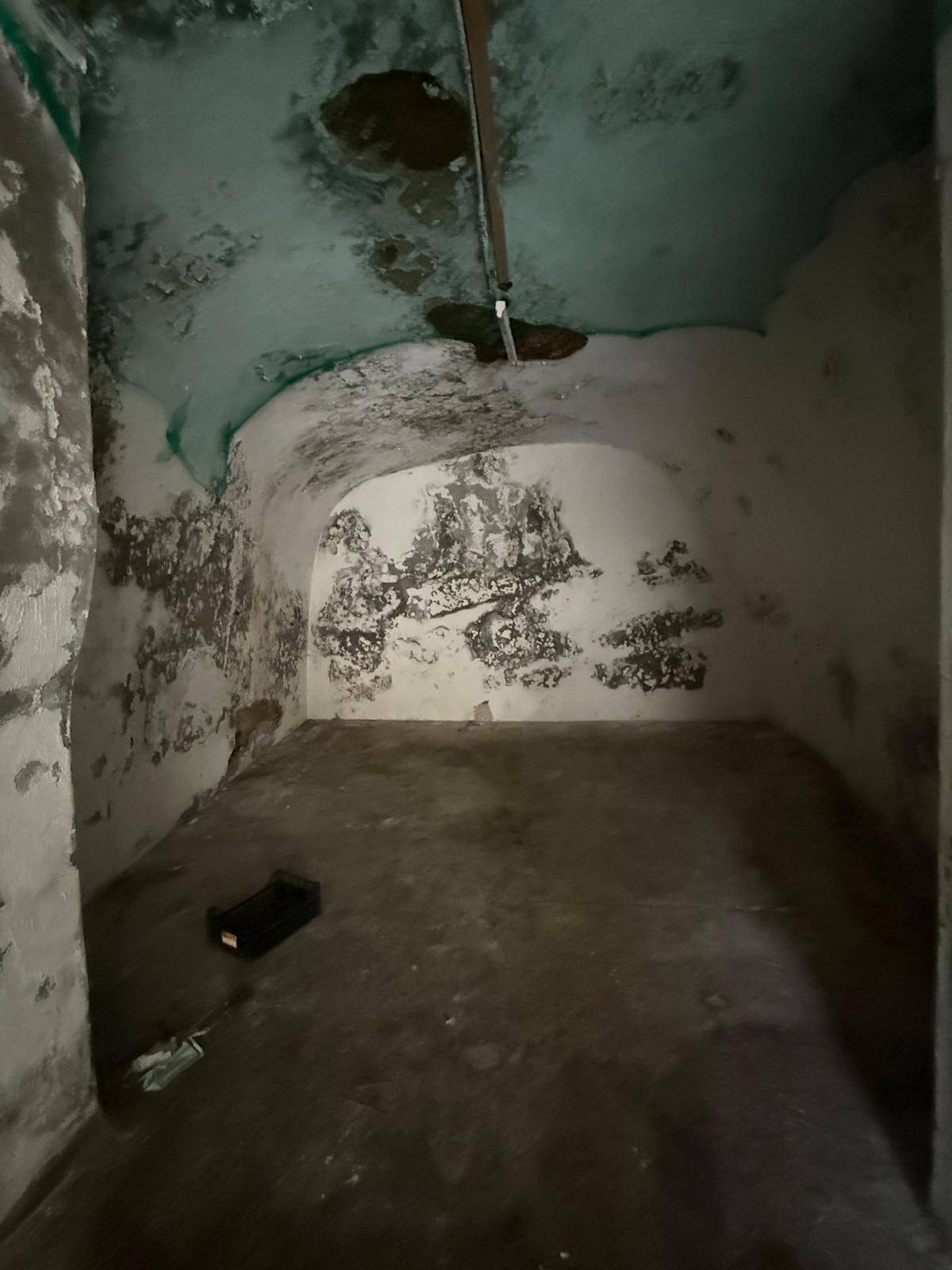 Locale commerciale in affitto a Napoli