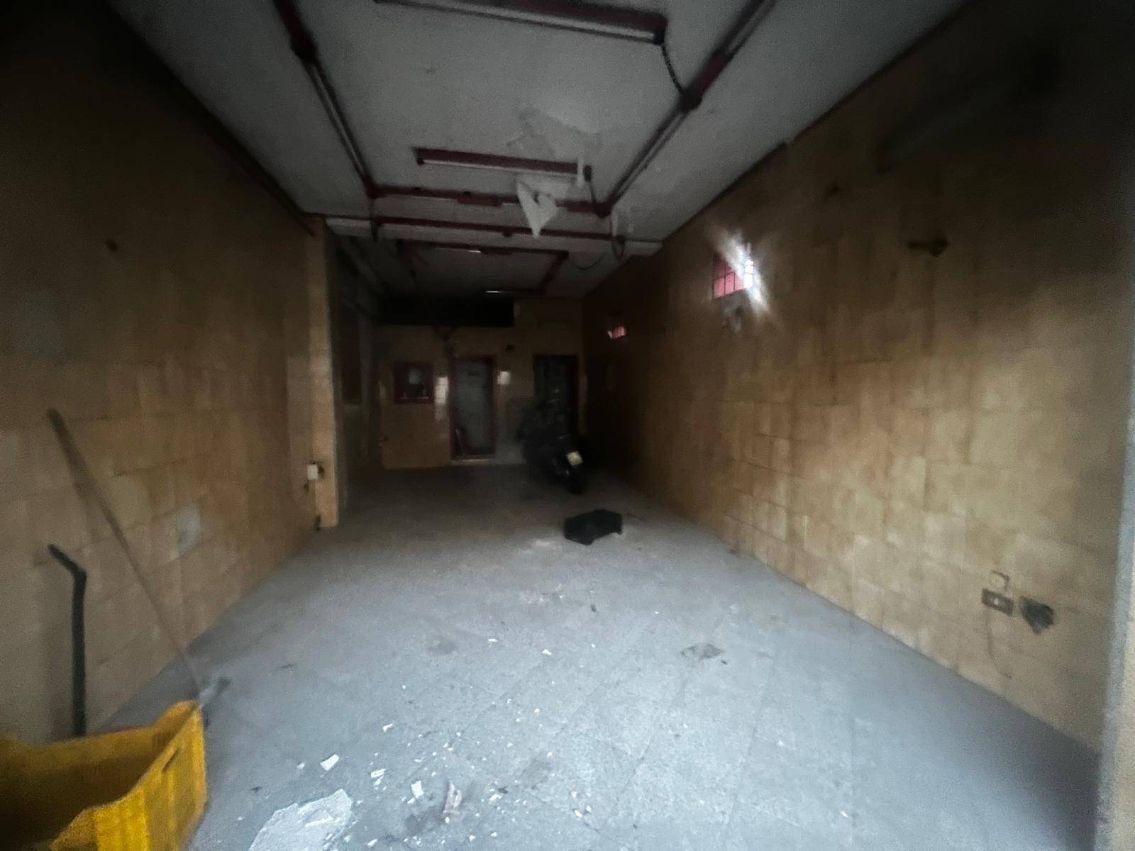 Locale commerciale in affitto a Napoli