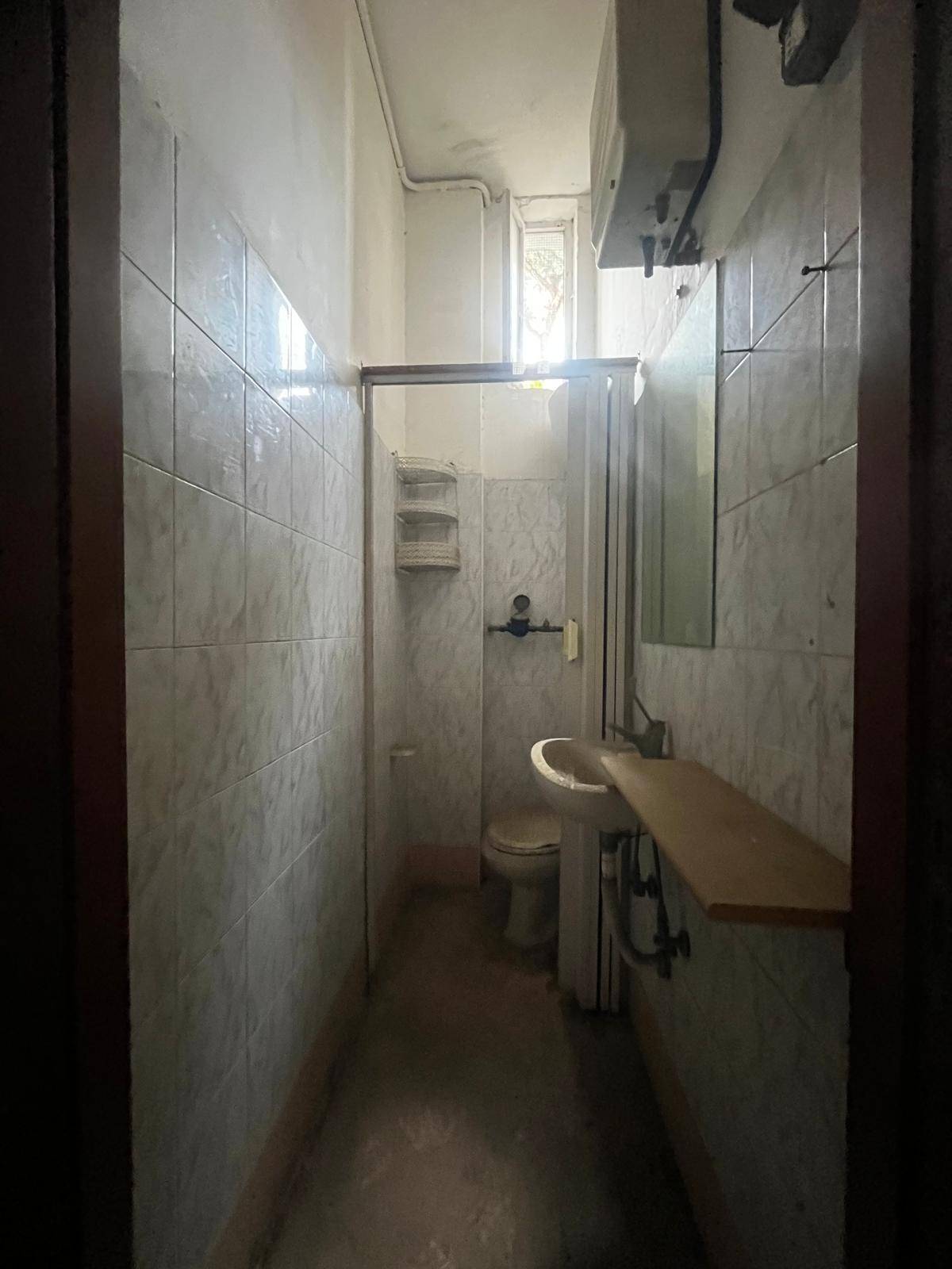 Locale commerciale in vendita a Napoli