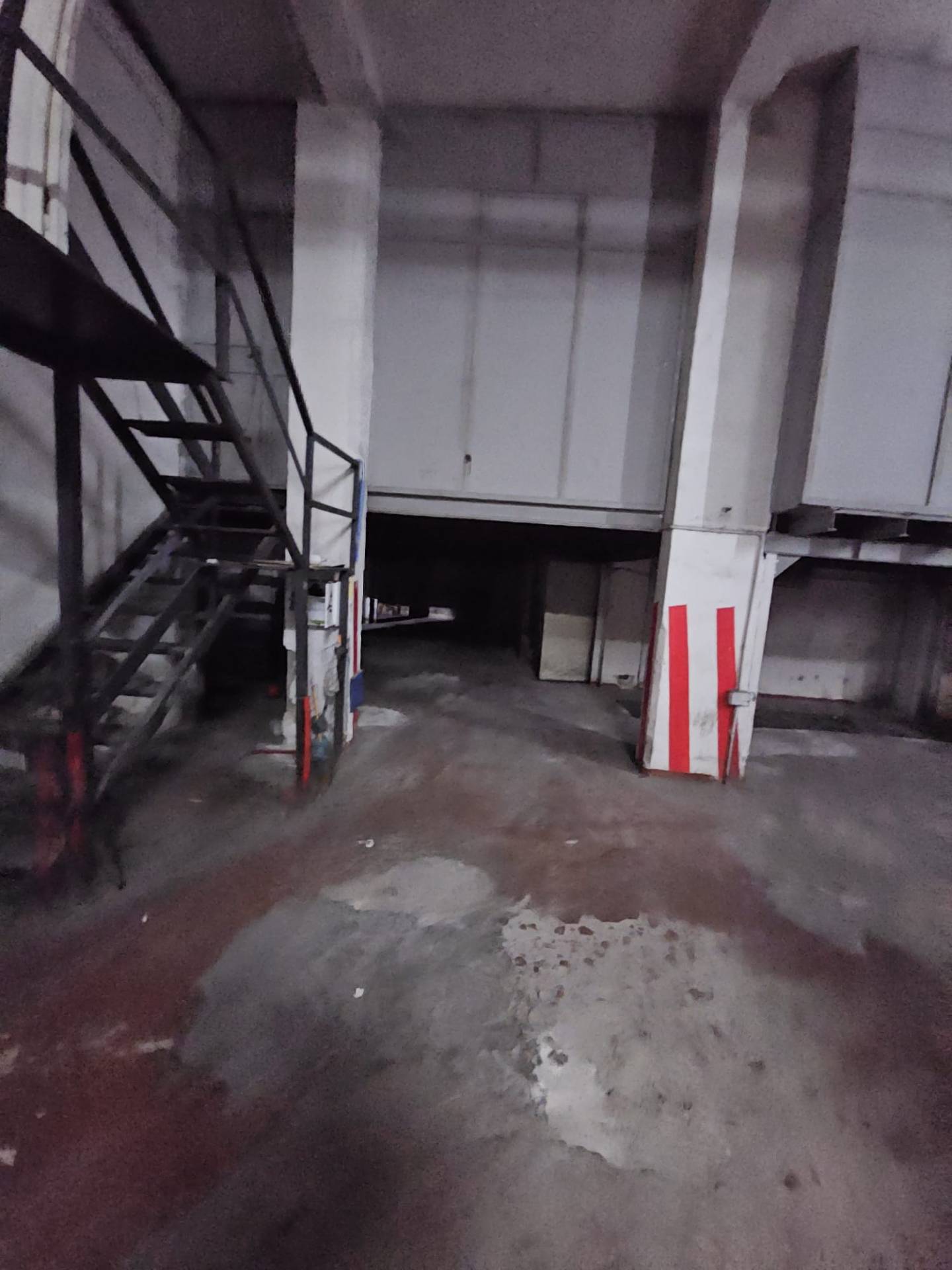 Box o garage in vendita a Napoli