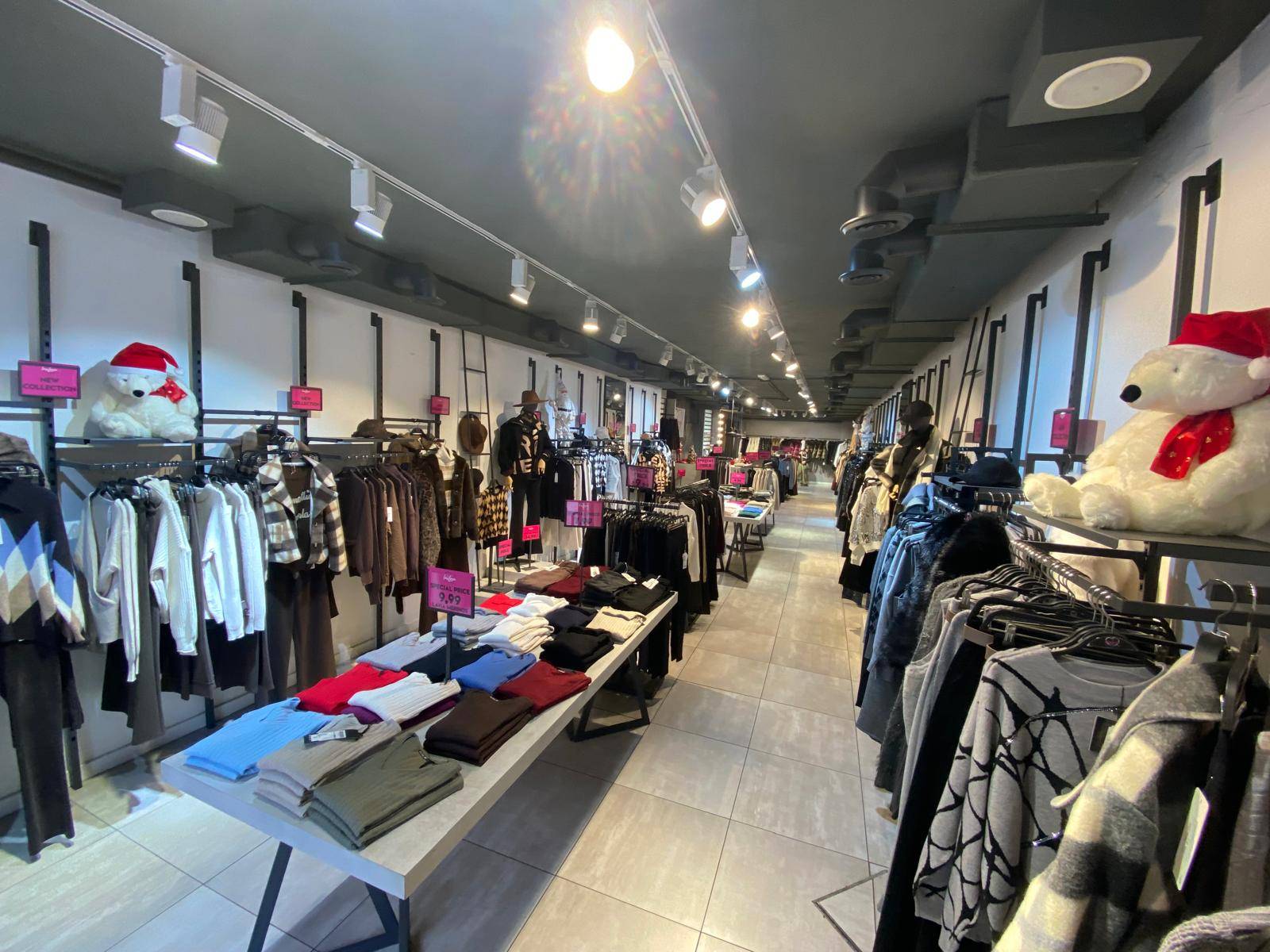 Locale commerciale in vendita a Napoli