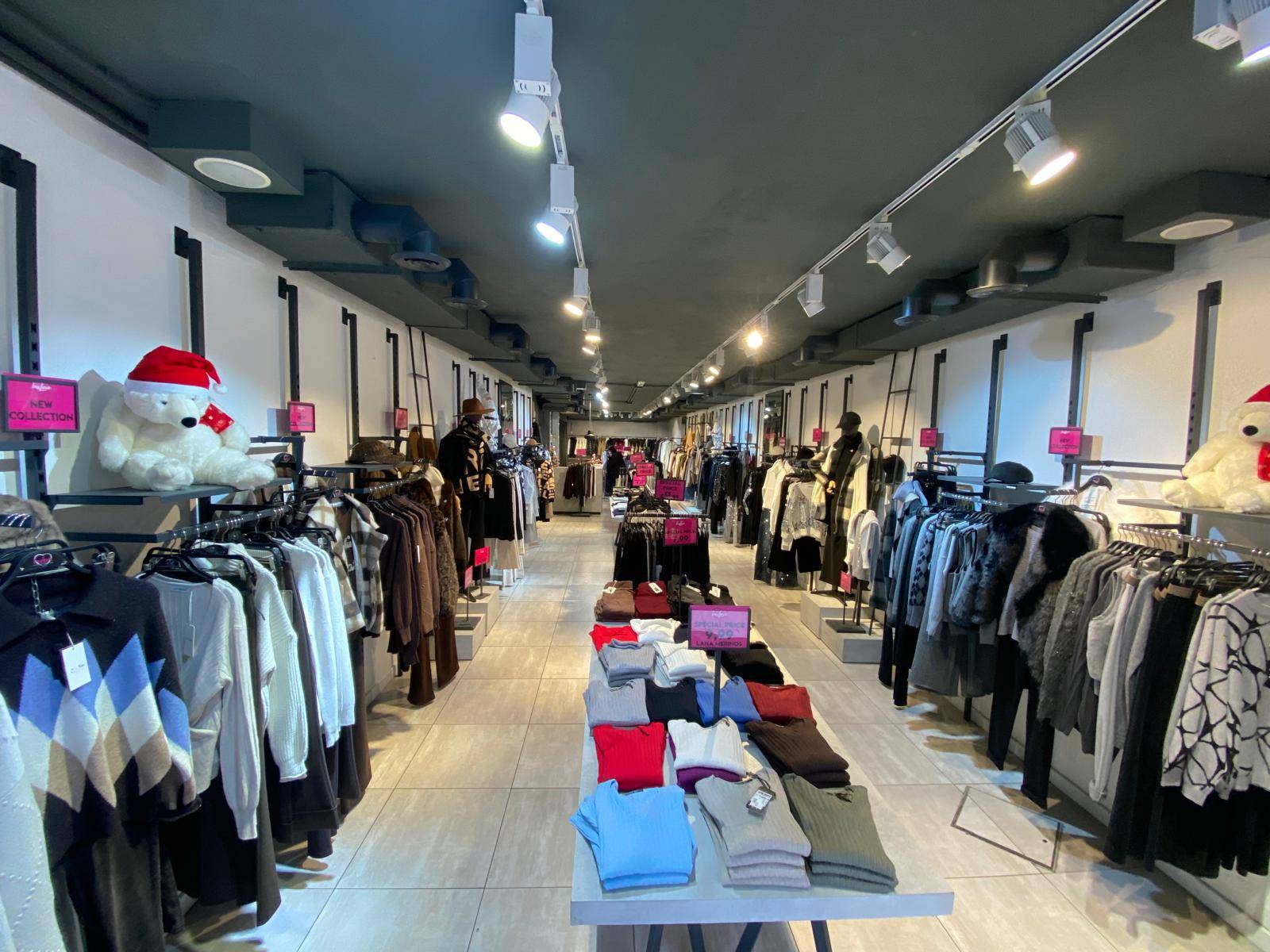 Locale commerciale in vendita a Napoli