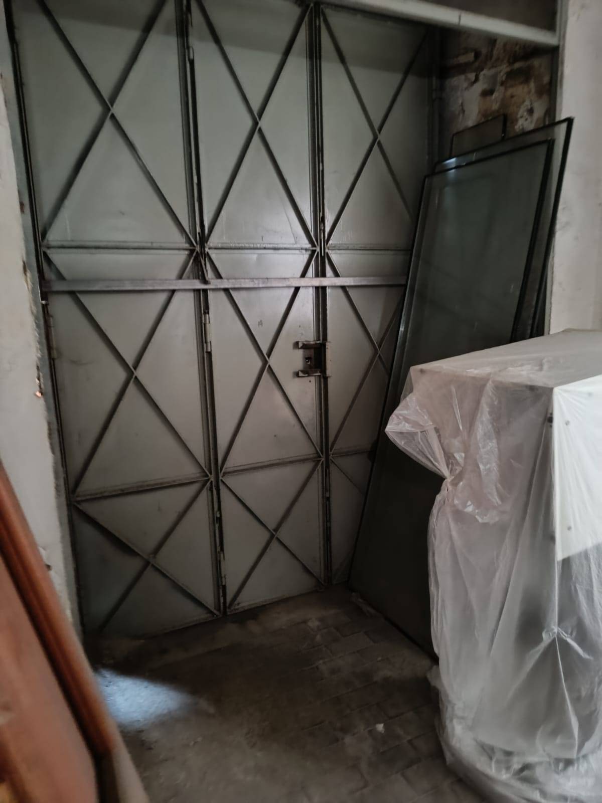 Locale commerciale in affitto a Napoli