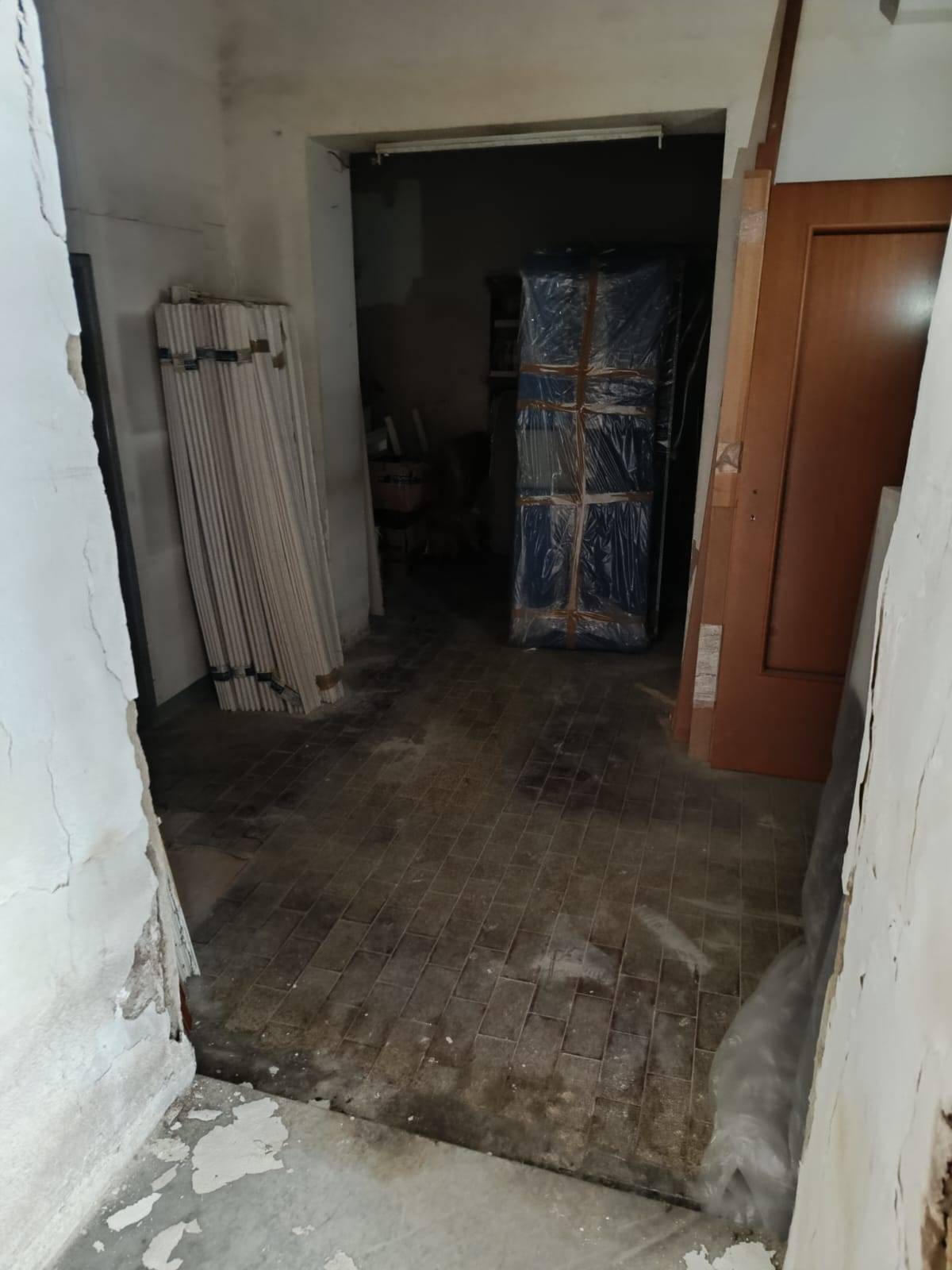 Locale commerciale in affitto a Napoli