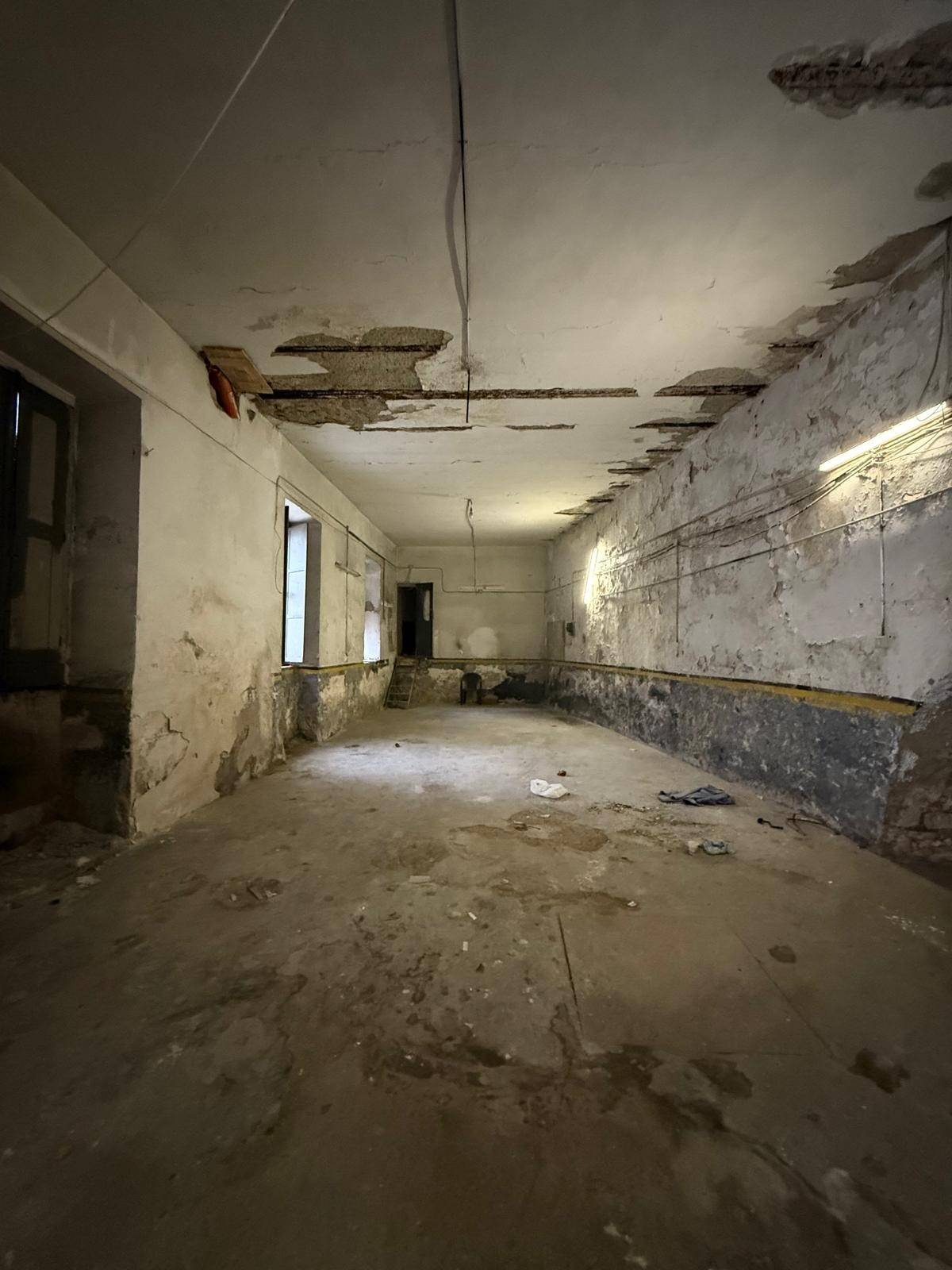 Locale commerciale in affitto a Napoli