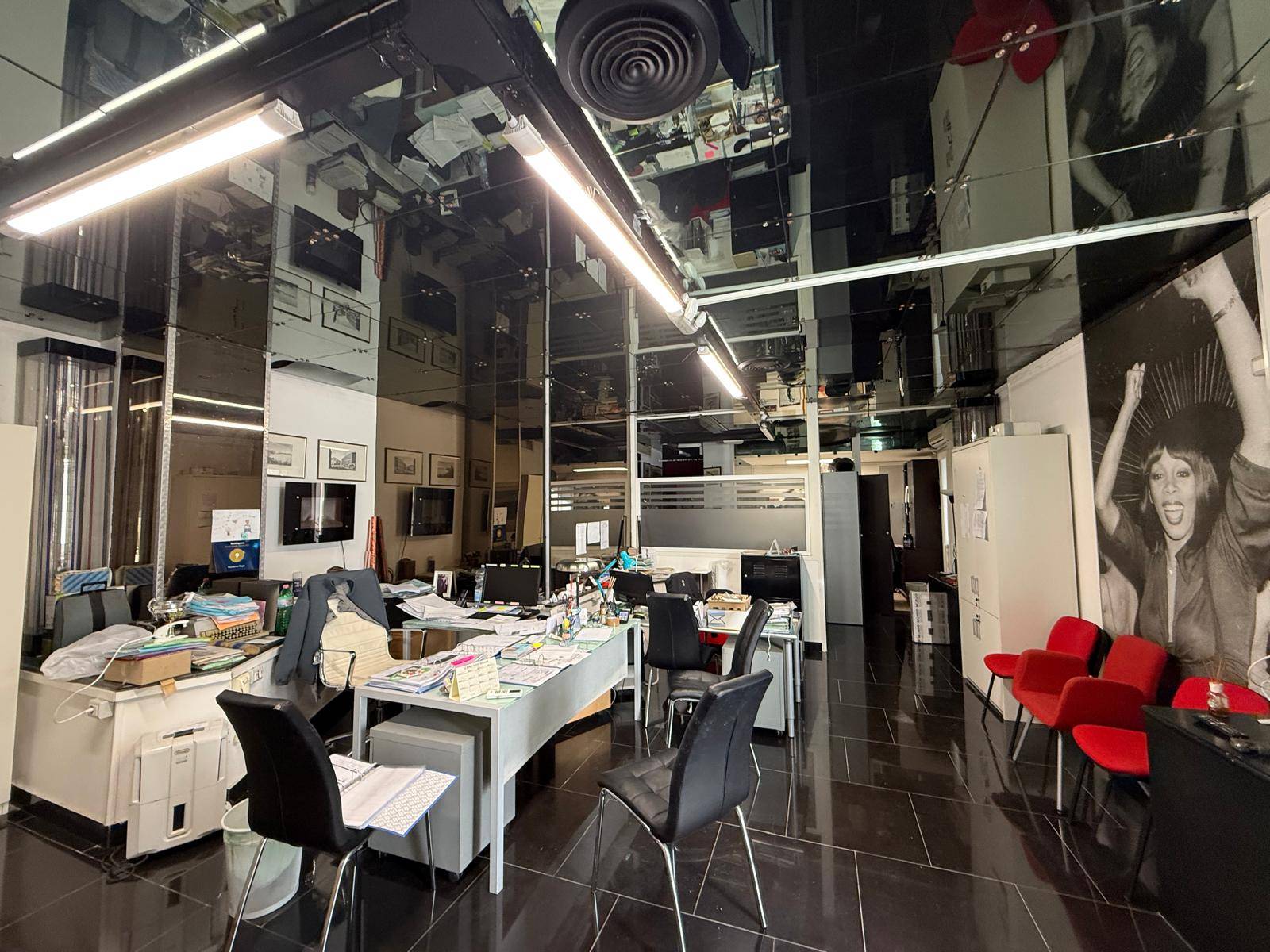 Locale commerciale in affitto a Napoli