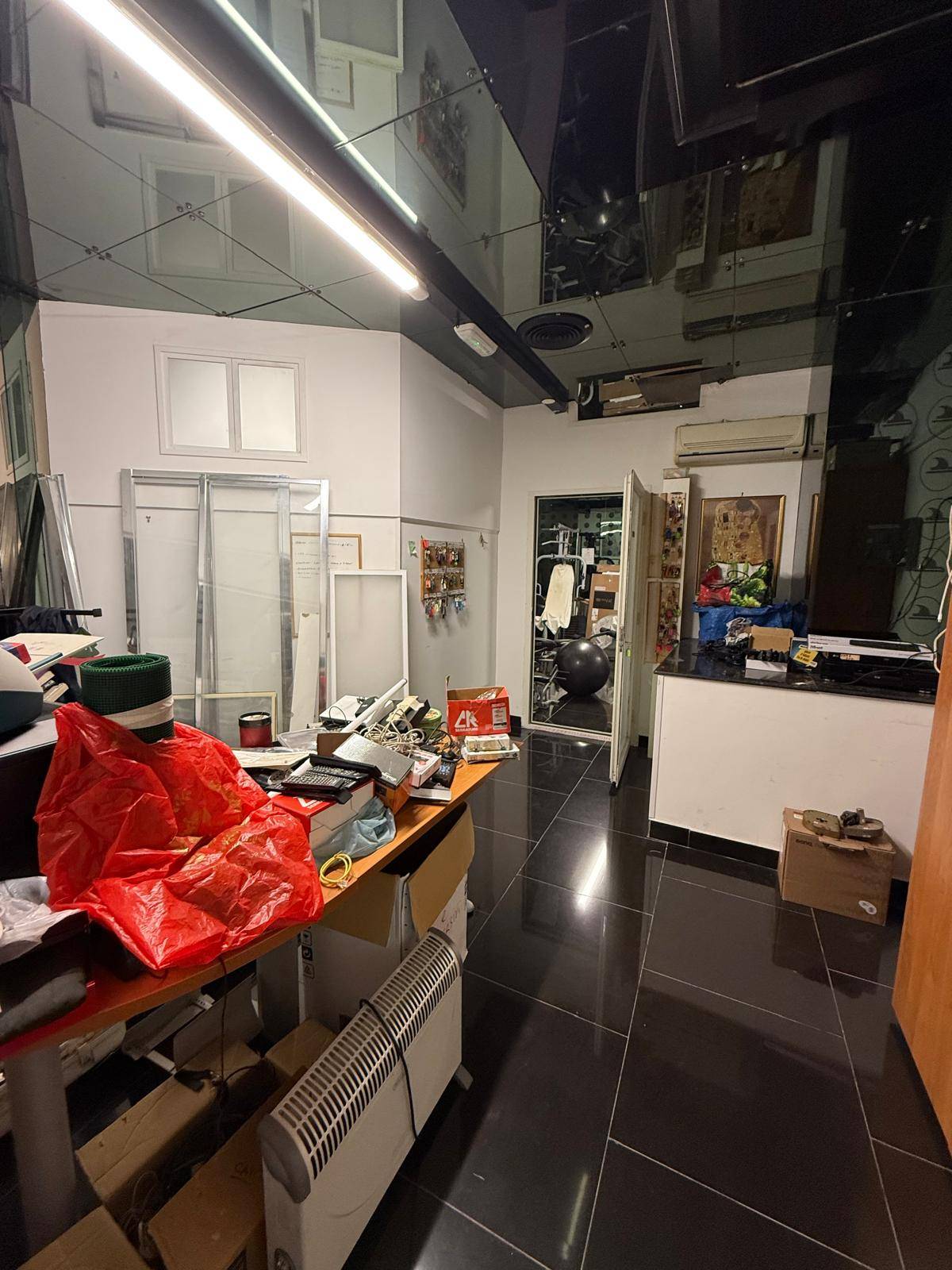 Locale commerciale in affitto a Napoli