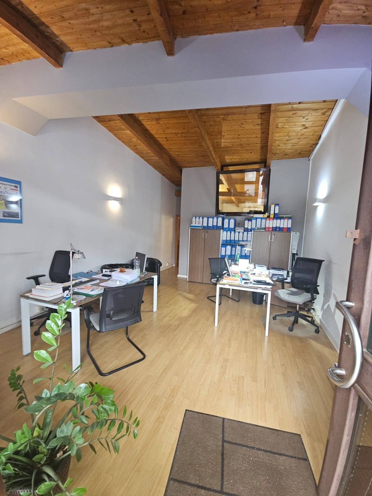 Locale commerciale in vendita a Napoli