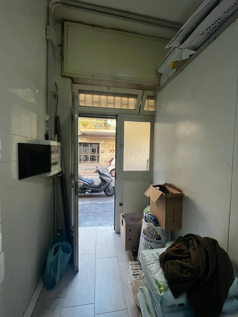 Attivit commerciale in affitto a Napoli, Soccavo