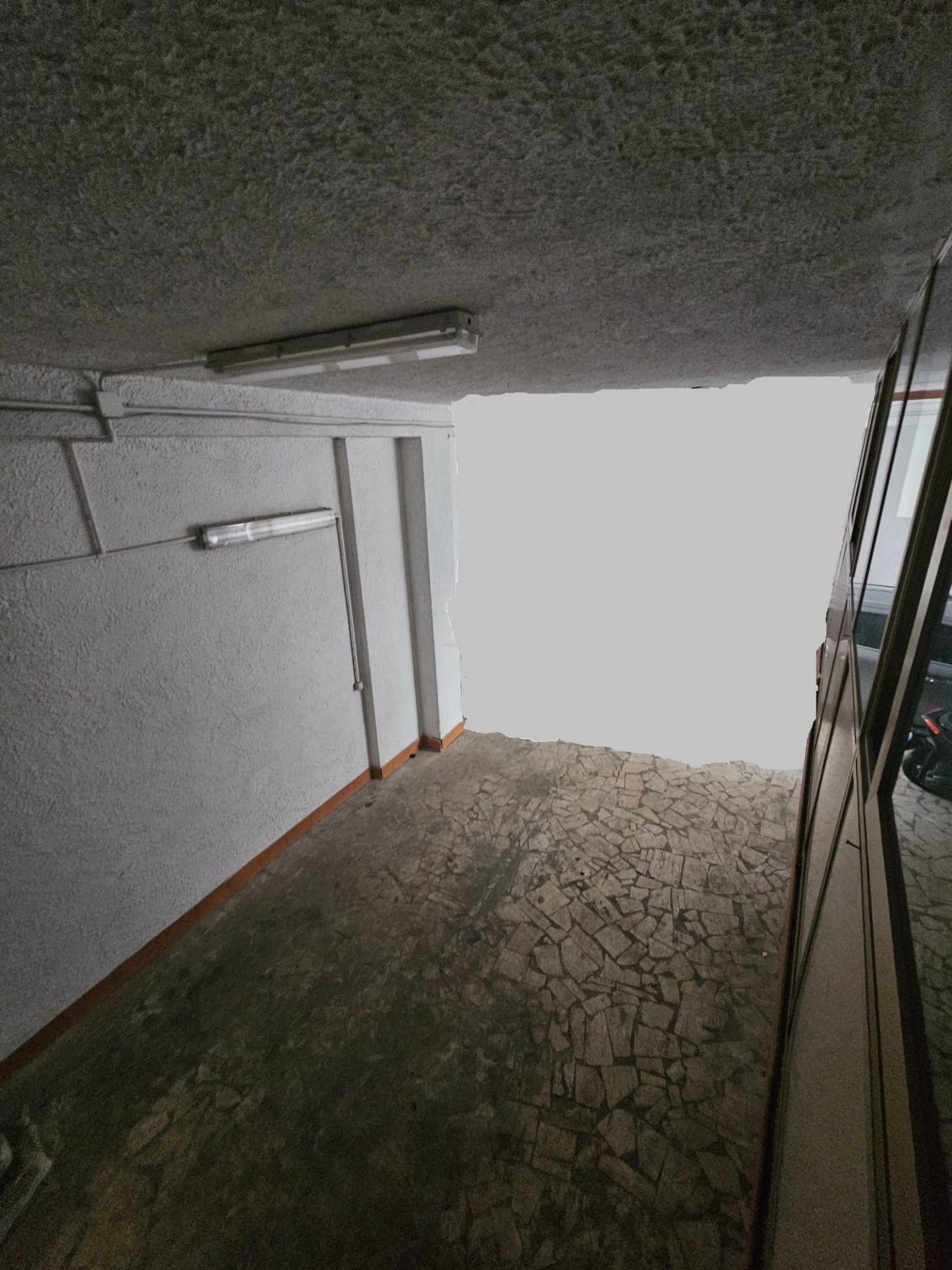 Locale commerciale in affitto a Napoli