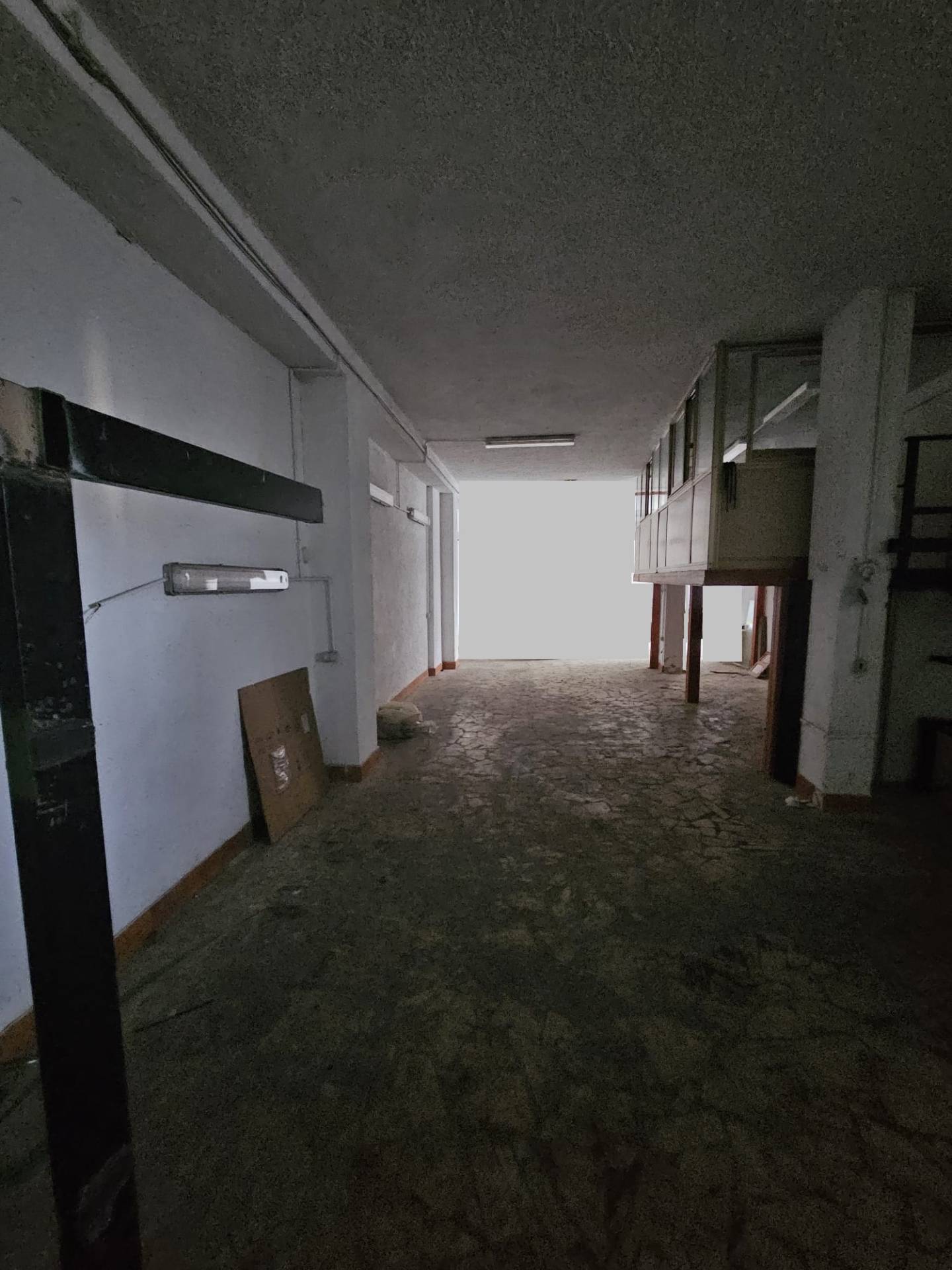 Locale commerciale in affitto a Napoli