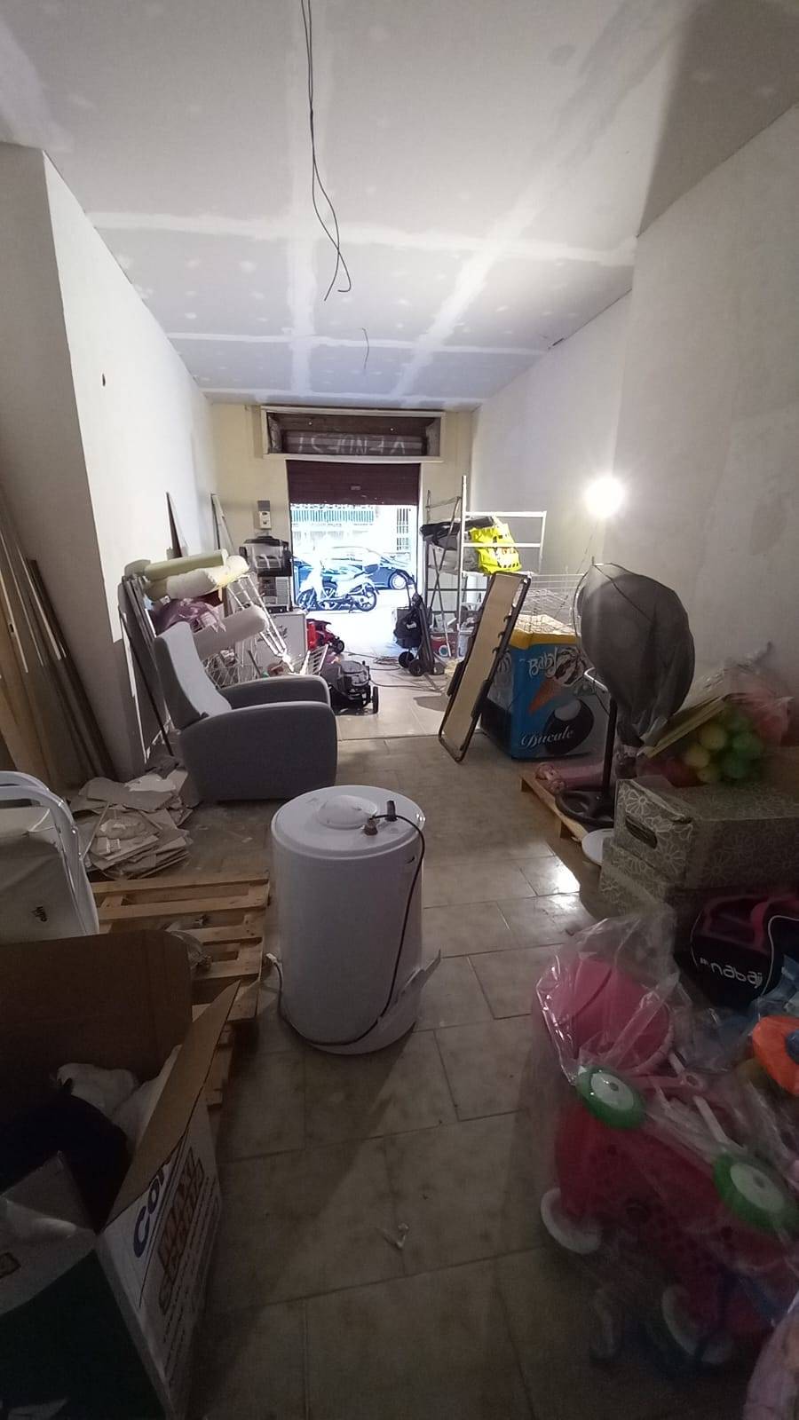 Locale commerciale in vendita a Napoli