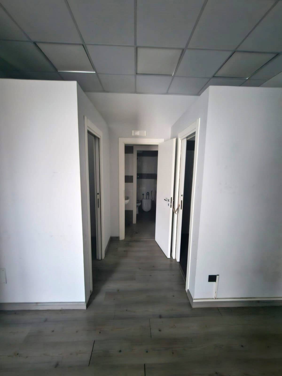 Locale commerciale in affitto a Napoli