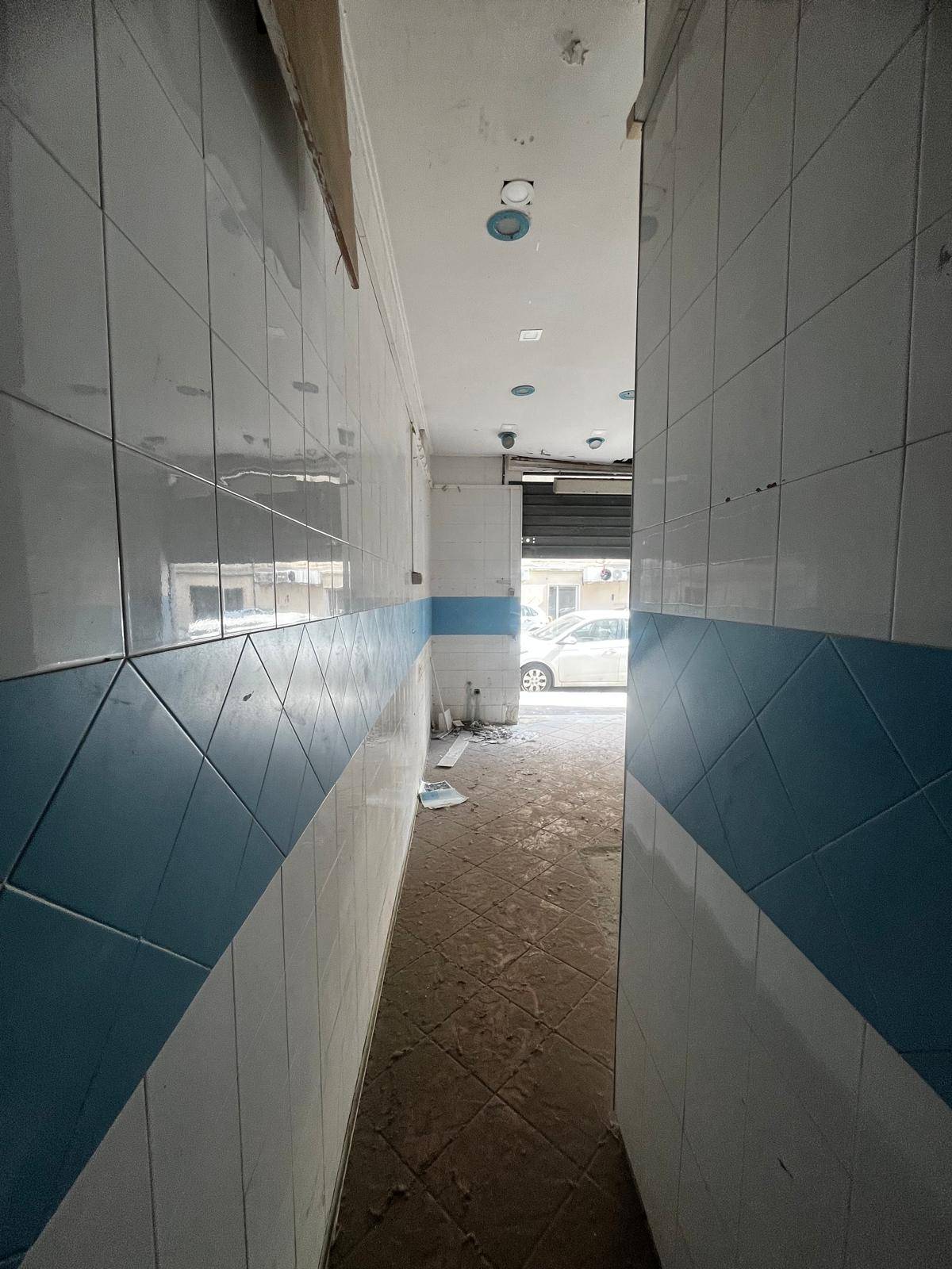 Locale commerciale in vendita a Napoli